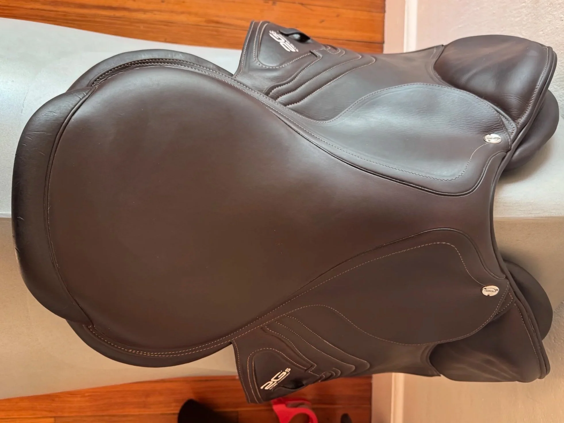 18" CWD SE25 2Gs PRO Saddle - 2022 - 2C - Full Buffalo - Seat 1