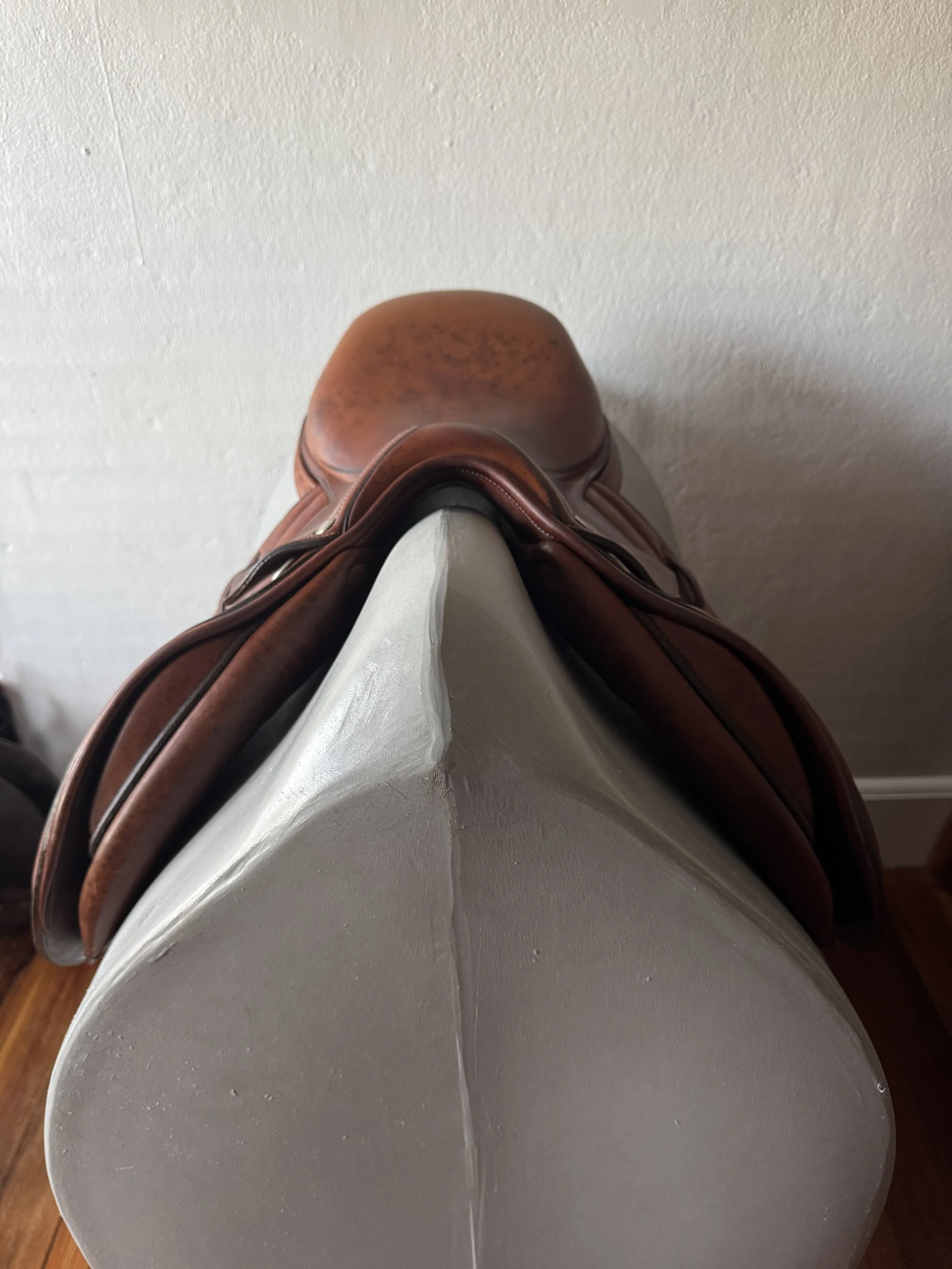 17.5" Butet Premium Saddle - 1.5 Flaps - Integrated Panels - 4.5" Tree - Front Panels