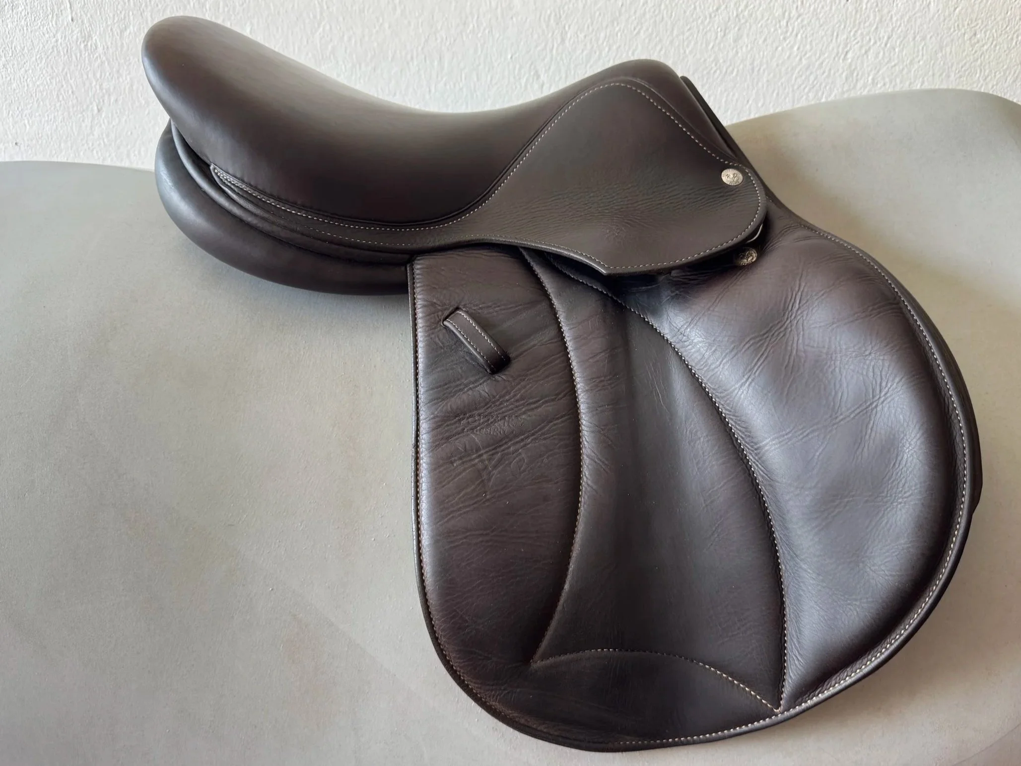 15.5" Voltaire Welli Saddle - Full Buffalo - Right View 4