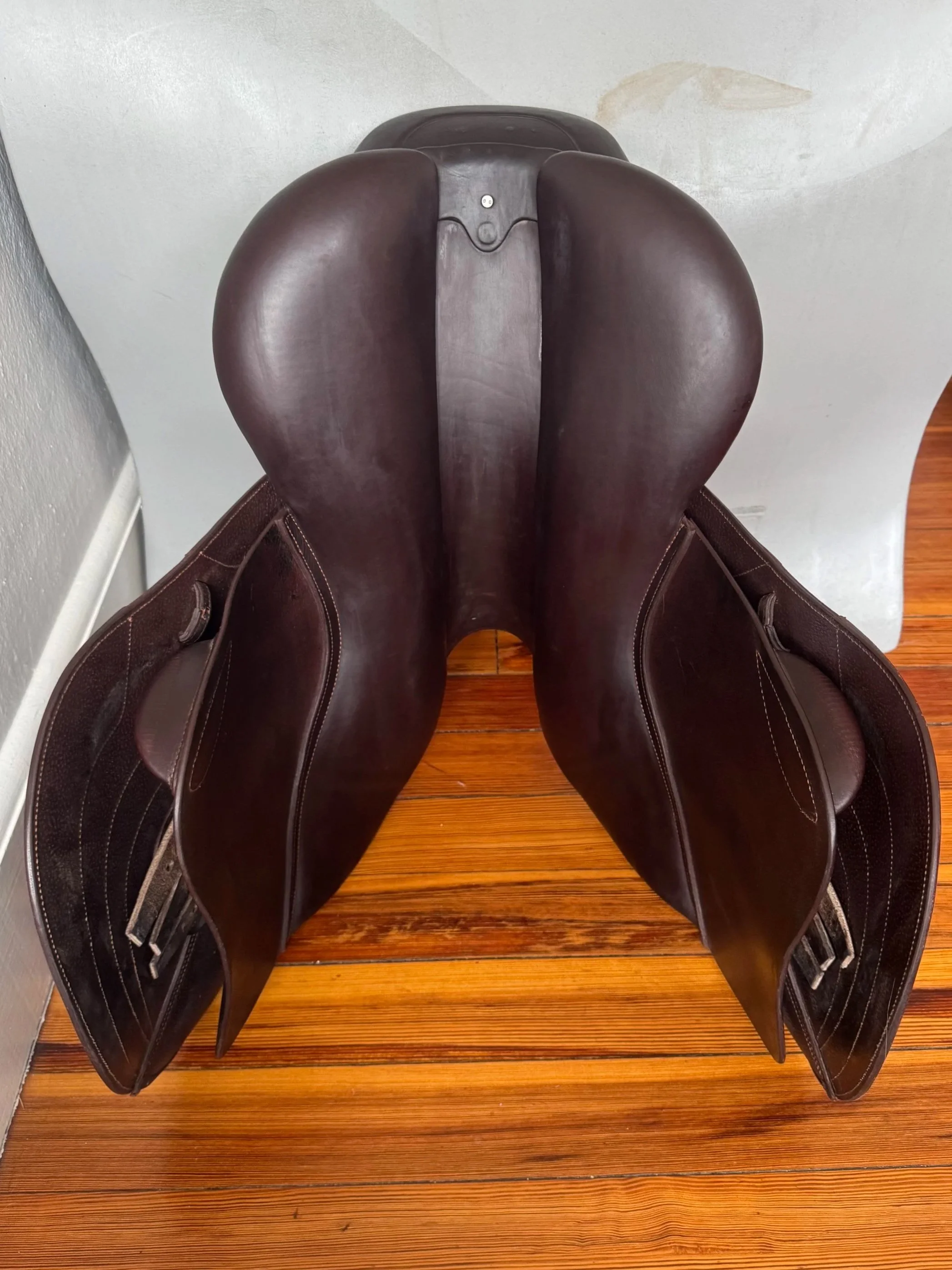 18" CWD SE02 Saddle - 2019 - 3L - Full Buffalo - Tree 1