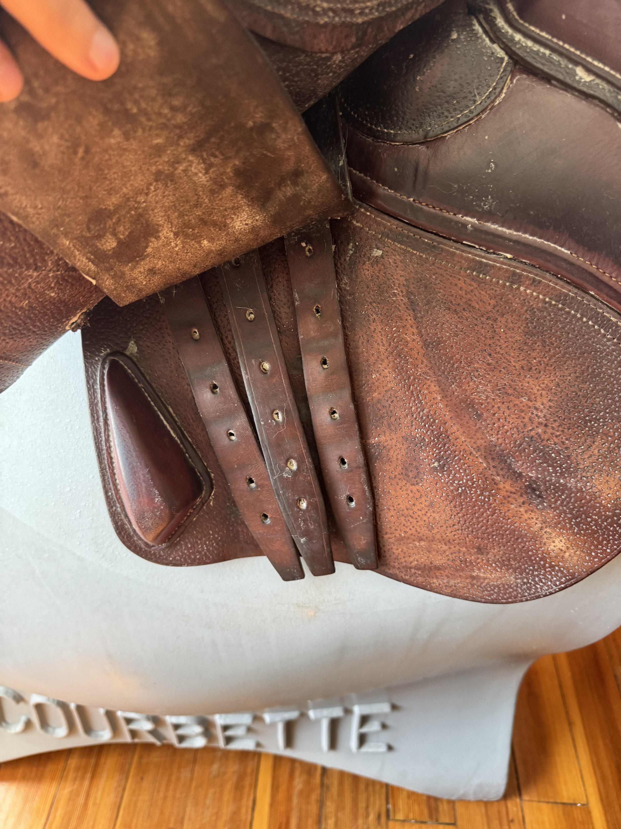 17.5" CWD SE01 Saddle