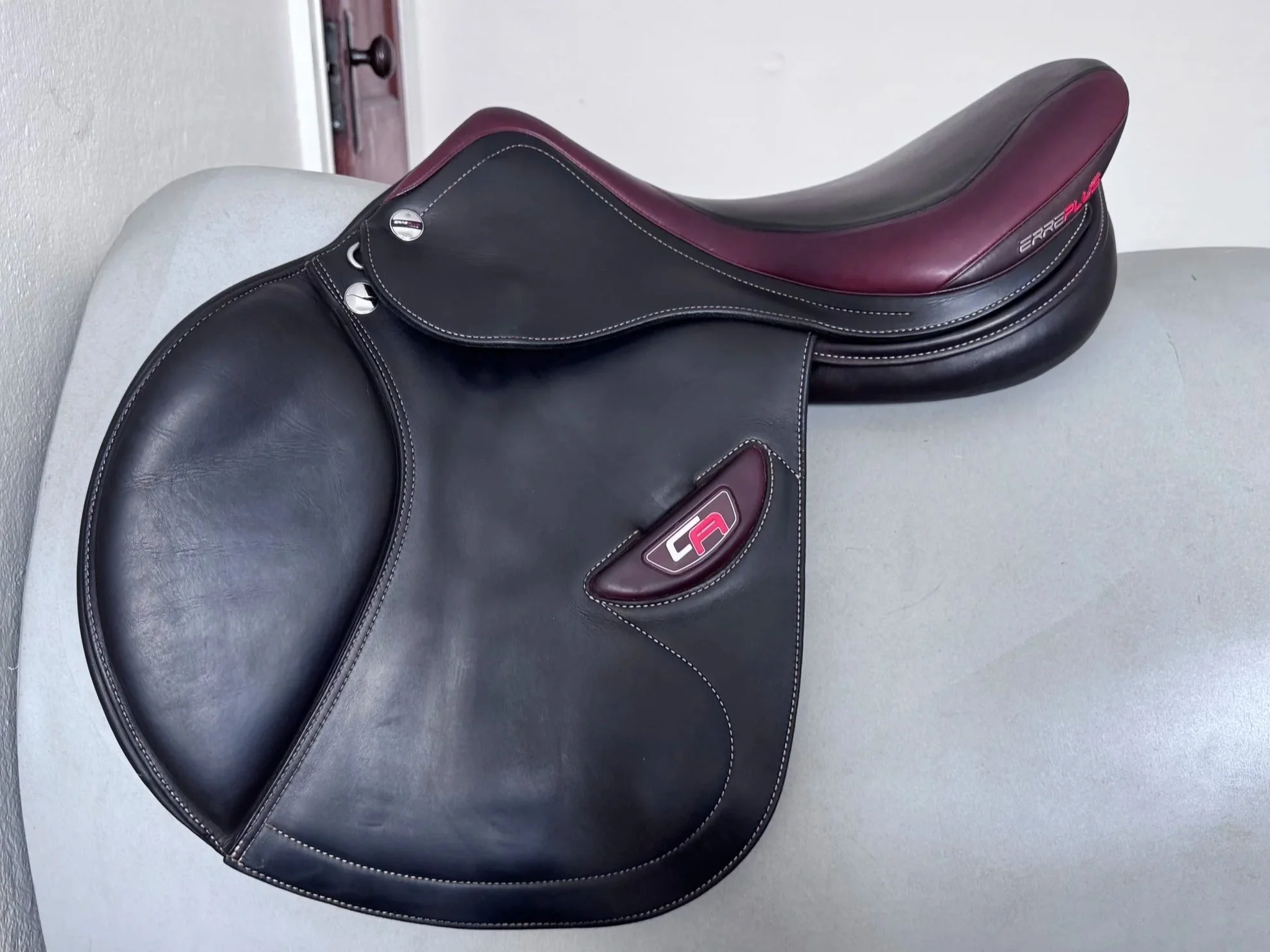 17.5" Erreplus CA Saddle - 2022 - Wool Flocked - Fully Adjustable - MINT! - Left View 6
