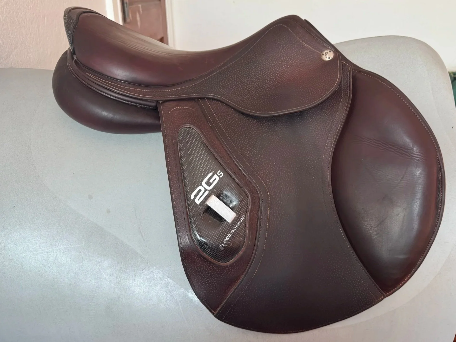 17" CWD SE25 2Gs Saddle - 2C - Grained Buffalo - Right View 4