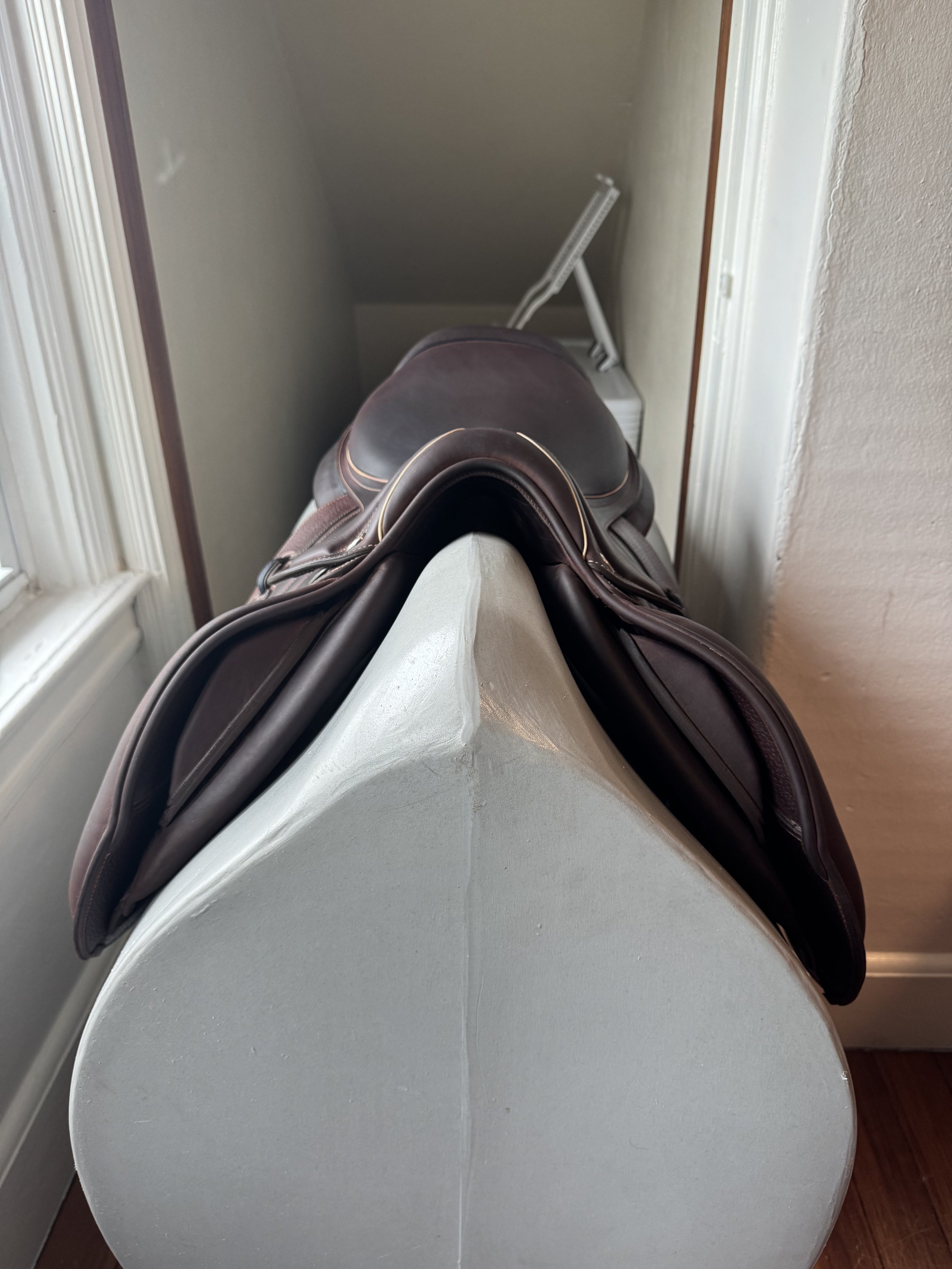 17.5" CWD Mademoiselle 2Gs Saddle