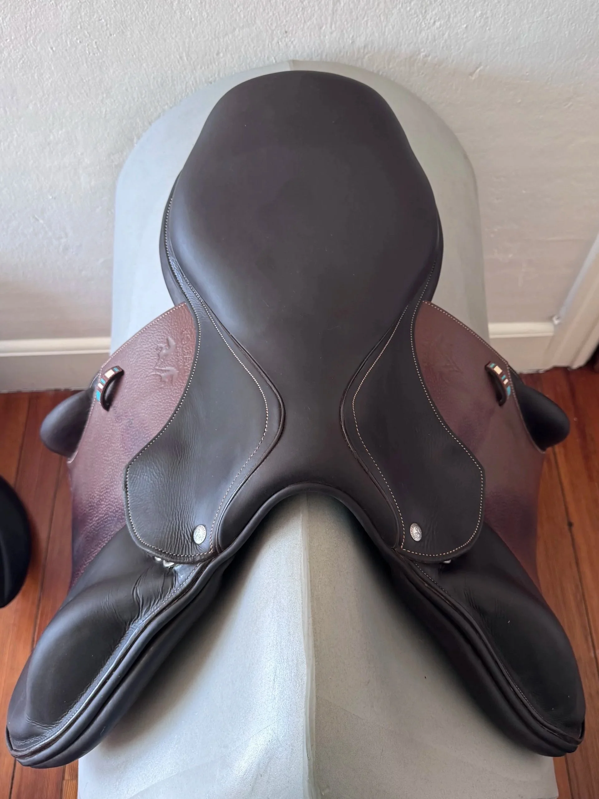 17.5" Voltaire Lexington PRO Monoflap Saddle - 2022 - 2AA - Grained Buffalo - Seat 2
