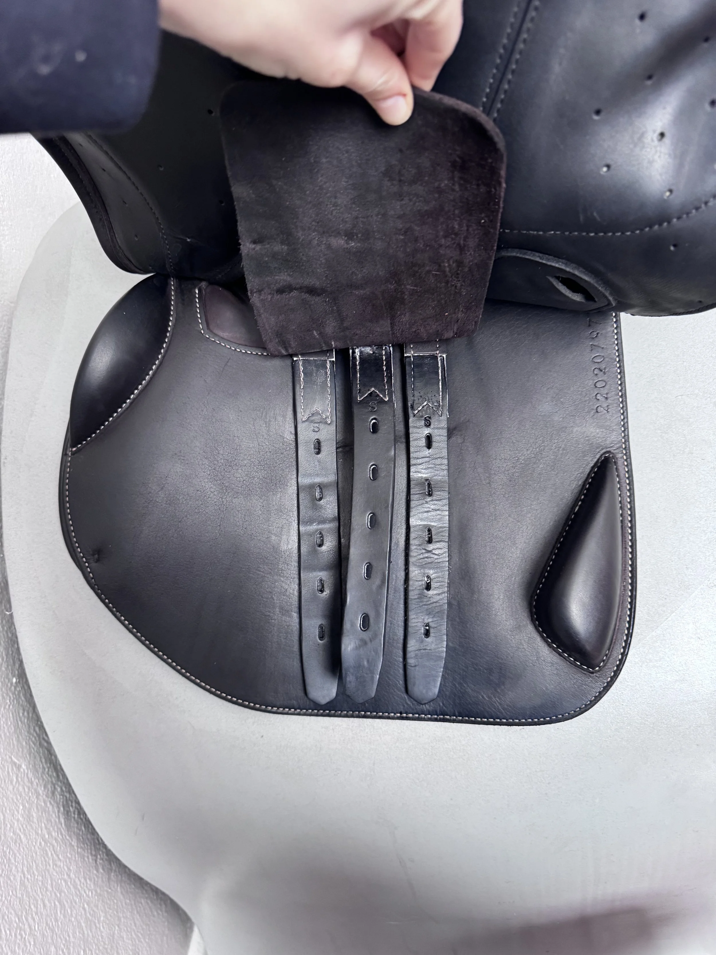 17.5" Erreplus CA Saddle - 2022 - Wool Flocked - Fully Adjustable - MINT! - Left Billets 1