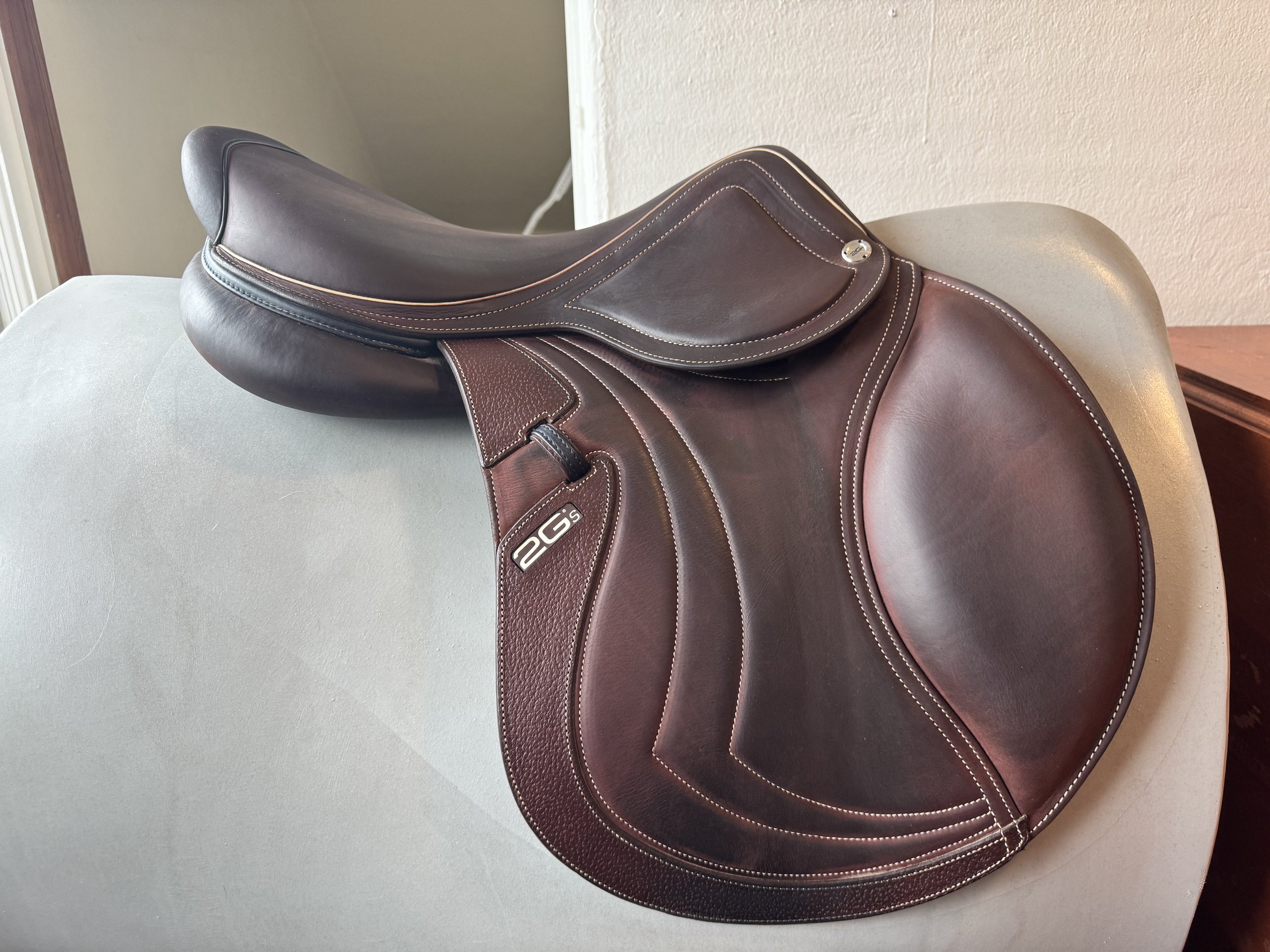 17.5" CWD Mademoiselle 2Gs Saddle