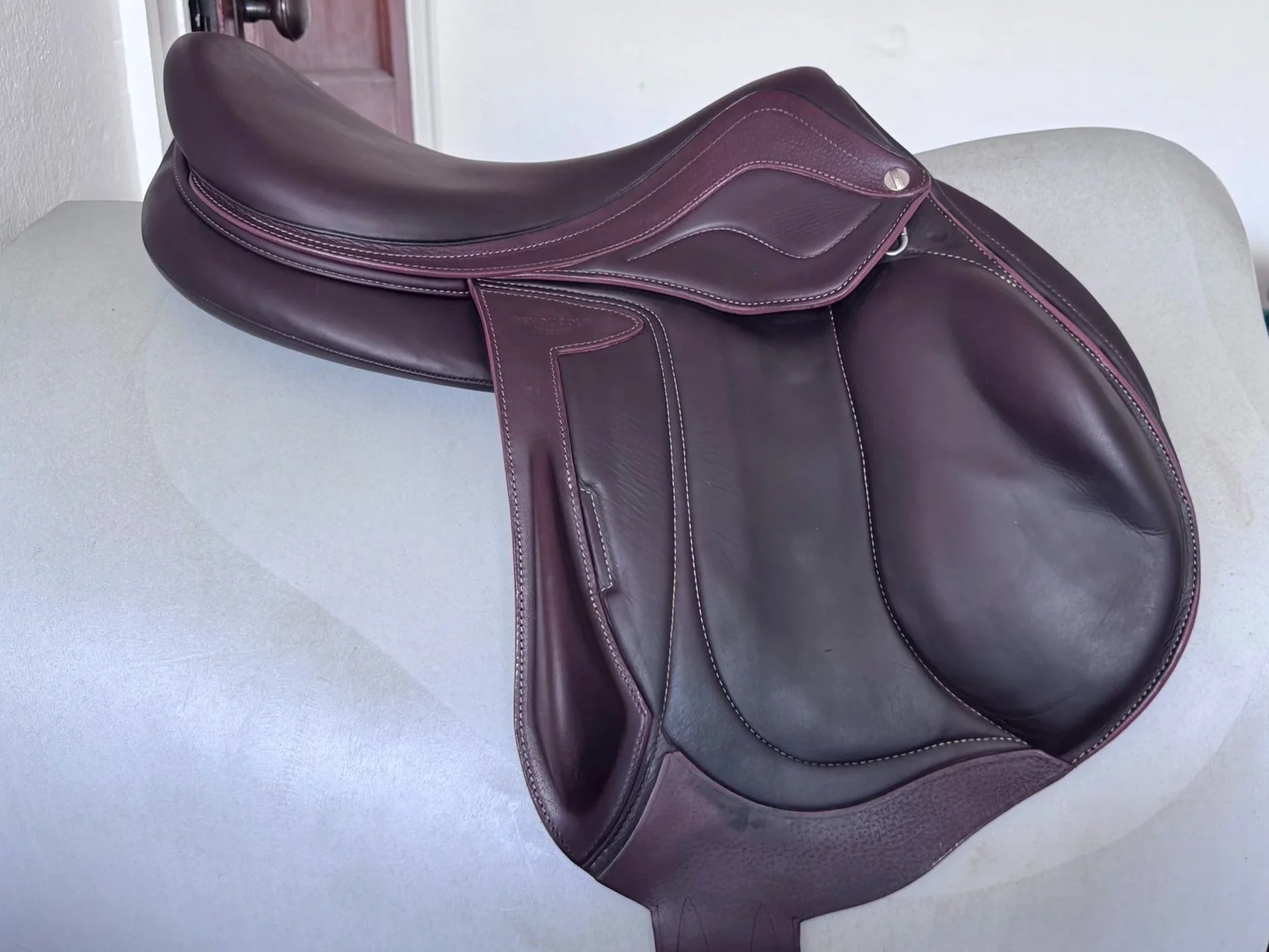 18" Devoucoux Chiberta Lab Monoflap Saddle - 2022 - 3AA - Full Buffalo - Right View 3