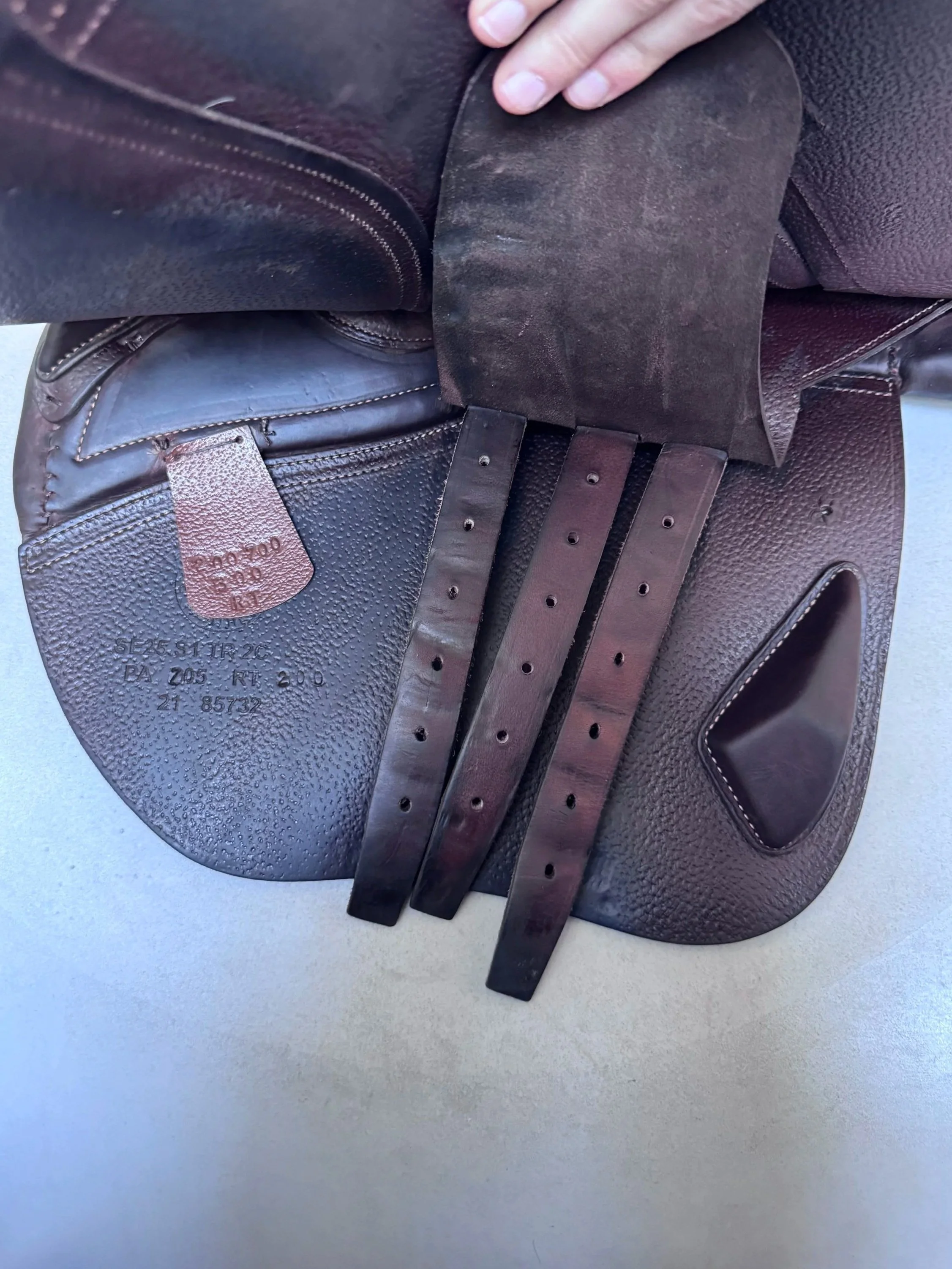 17" CWD SE25 2Gs Saddle - 2021 - 2C - Full Buffalo  - Left Billets