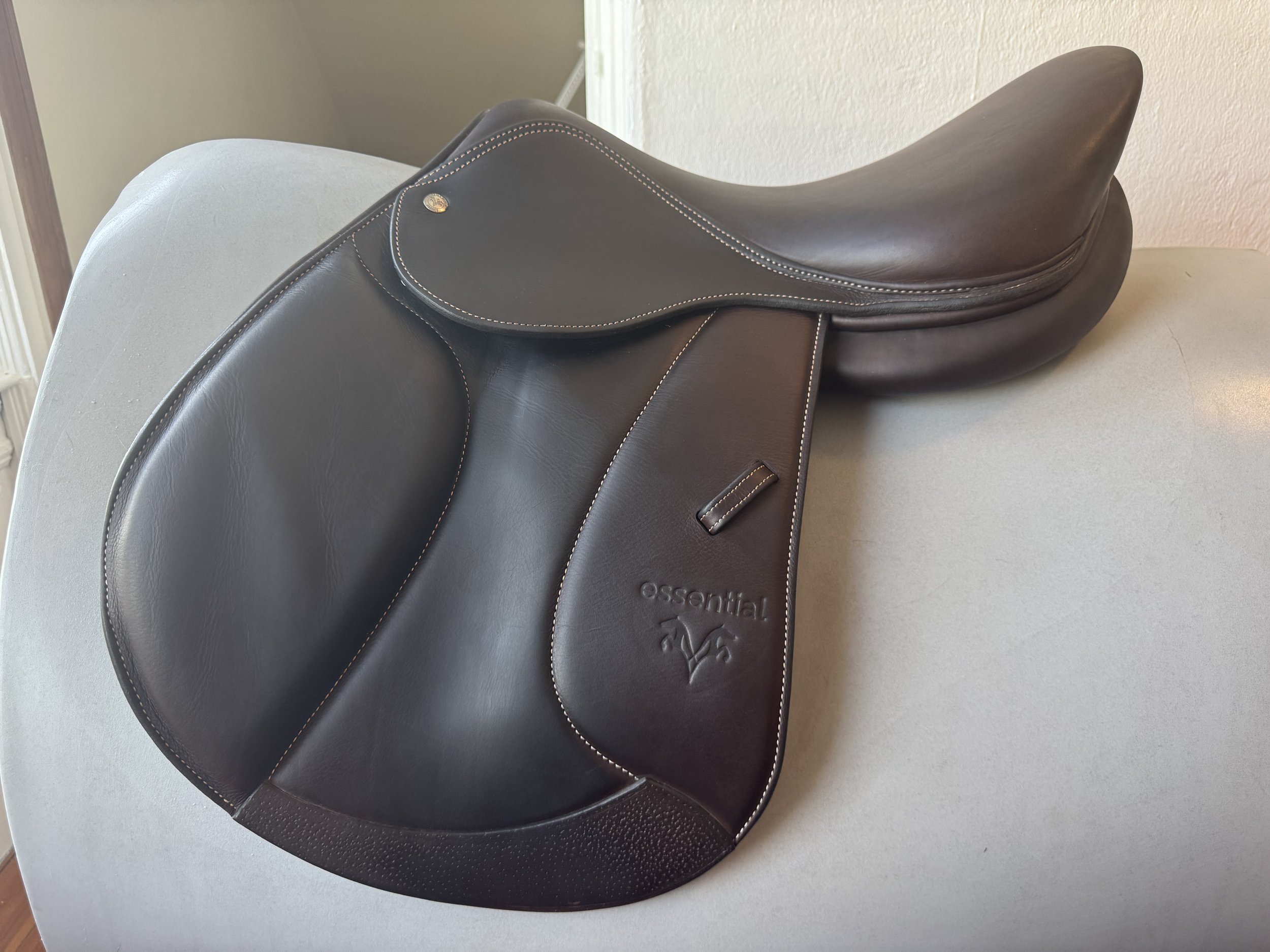 16.5" 2023 Voltaire Essential