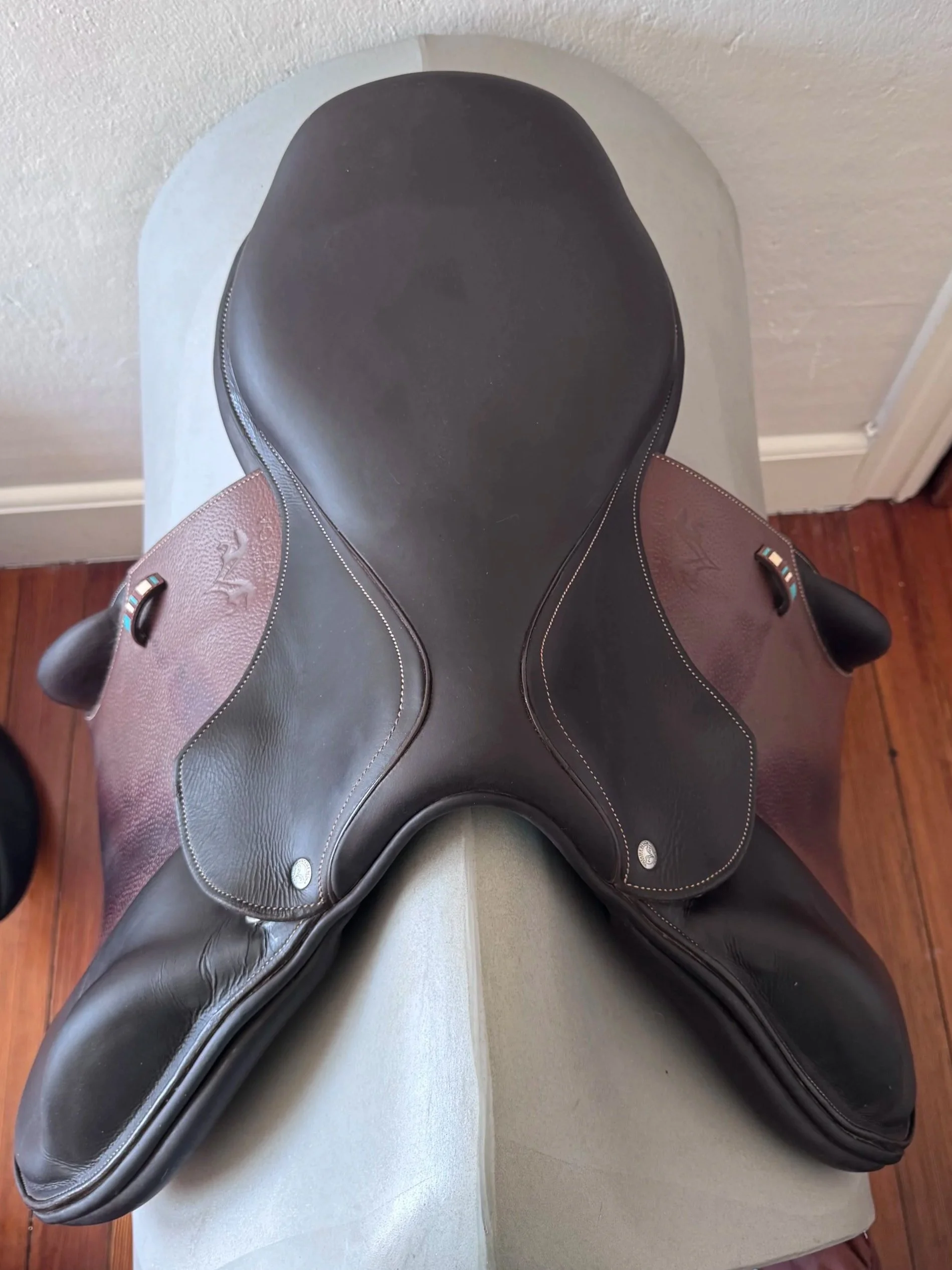 17.5" Voltaire Lexington PRO Monoflap Saddle - 2022 - 2AA - Grained Buffalo - Seat 1