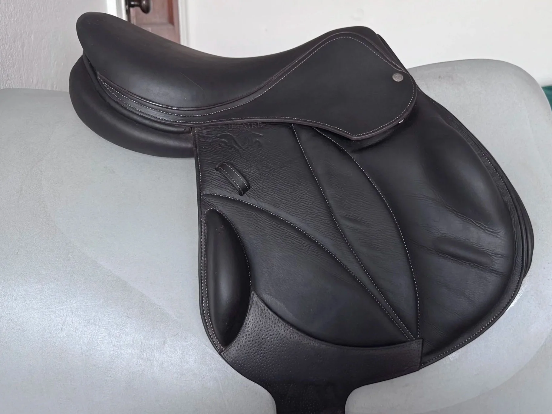 16.5" Voltaire Lexington PRO Monoflap Saddle - 2023 - 1A - Full Buffalo - Right View 6