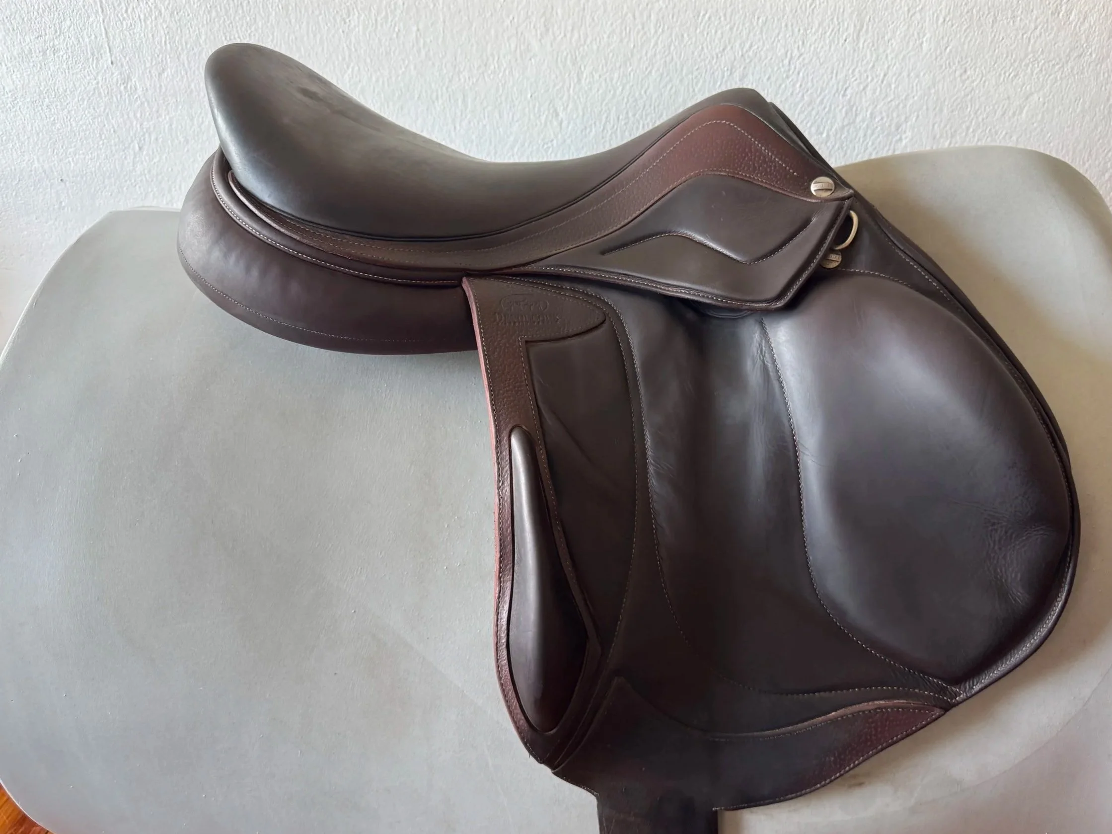 17.5" Devoucoux Chiberta Lab Monoflap Saddle - 2AA - 2016 - Full Buffalo - Right View 1