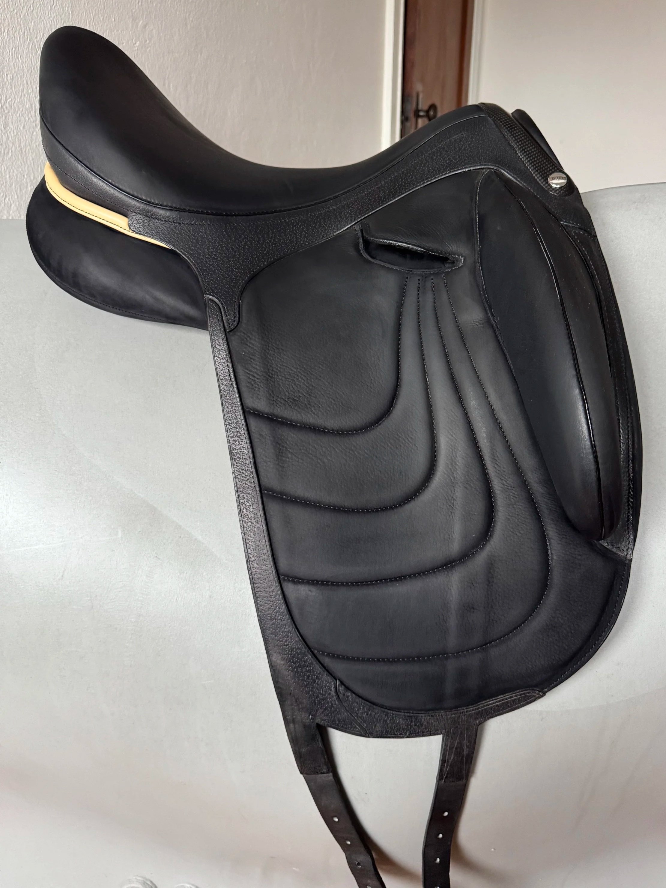 17.5" Devoucoux Makila Harmonie Dressage Saddle - 2024 - 2A - Full Buffalo - Like New - Right Side 1