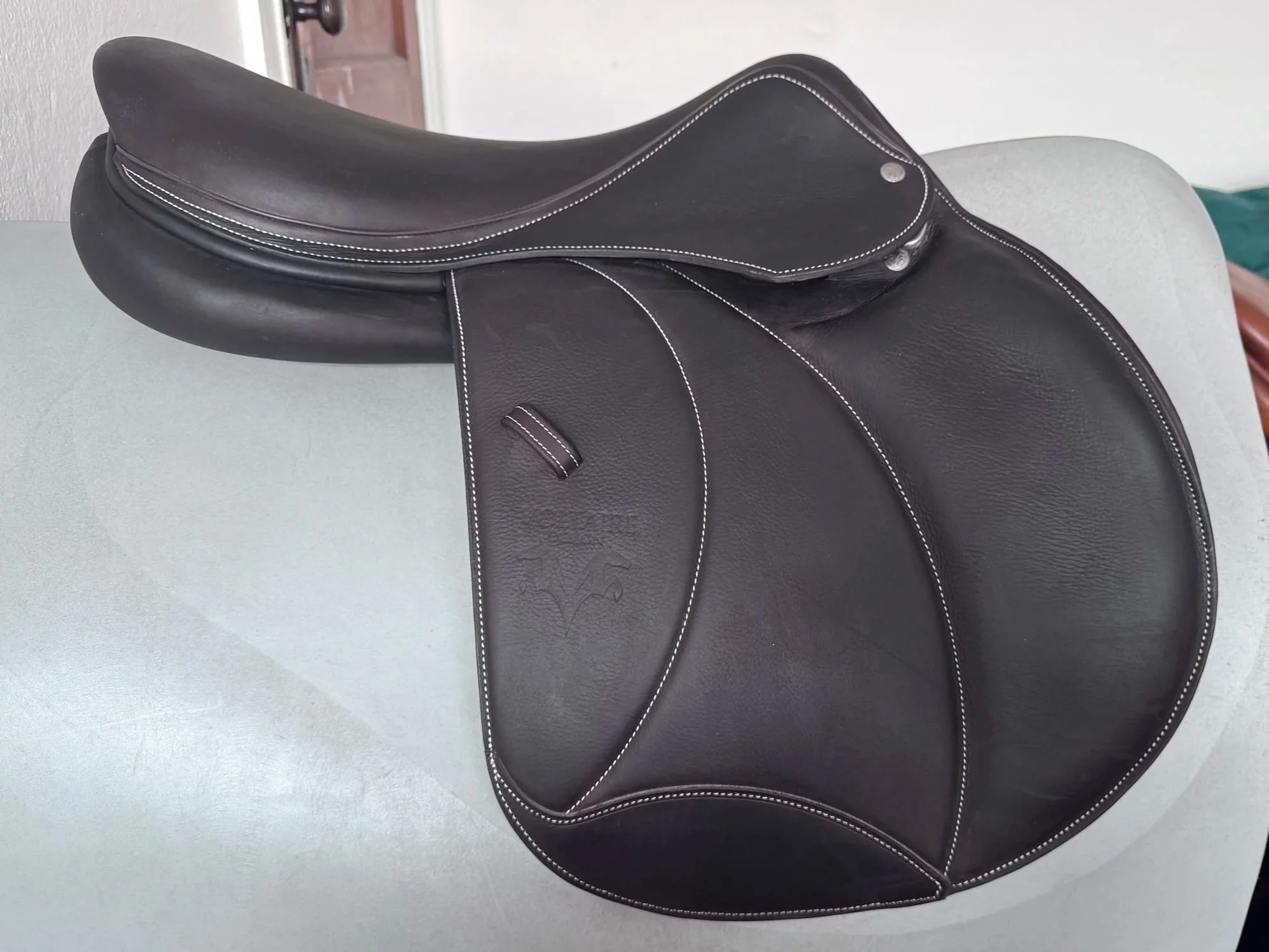 BRAND NEW! 18" Voltaire Palm Beach PRO Saddle 2025 - 3A - Full Buffalo - WIDE - Right View 3