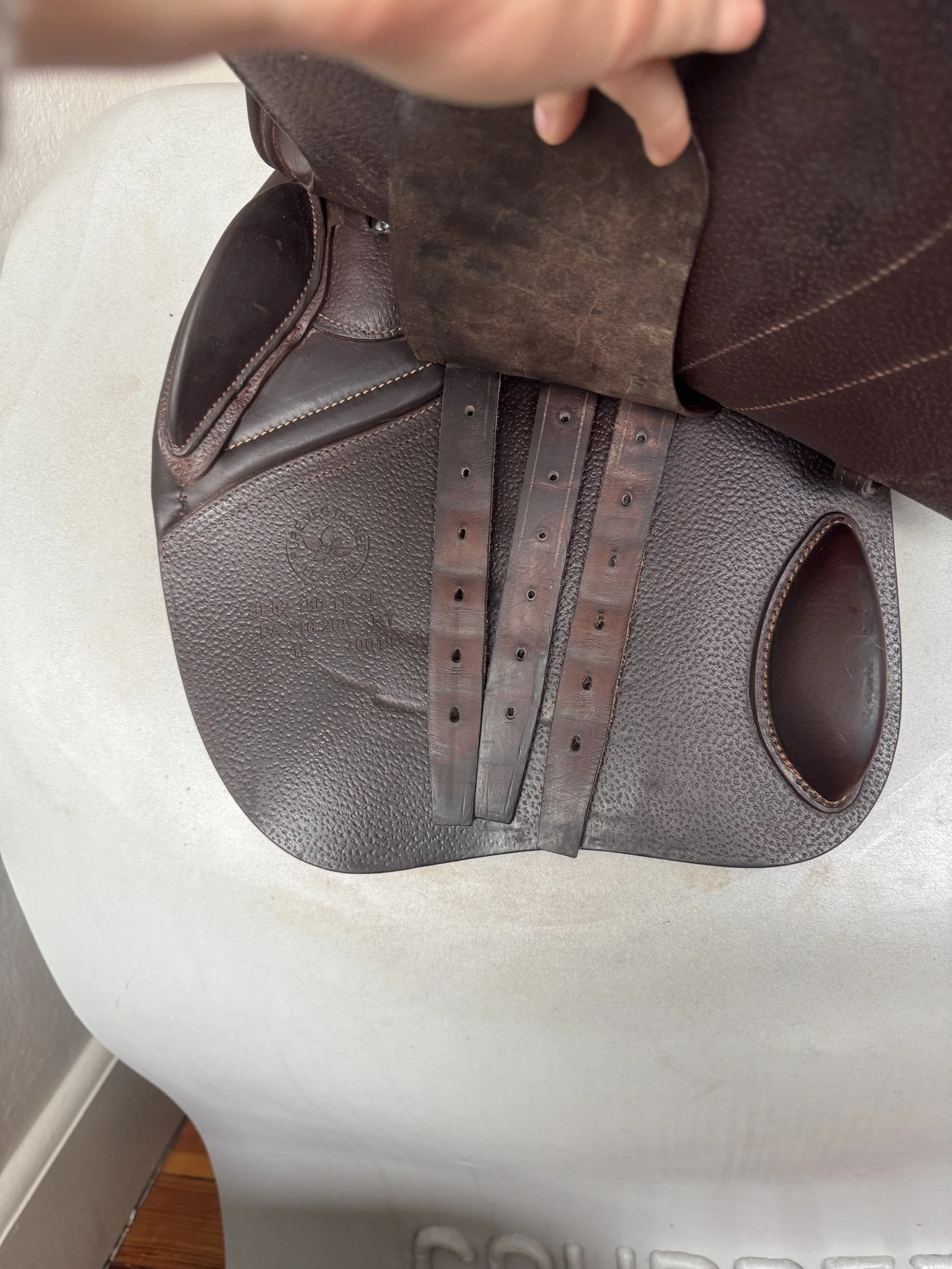 18" CWD SE02 Saddle - 2019 - 3L - Full Buffalo - Left Billets