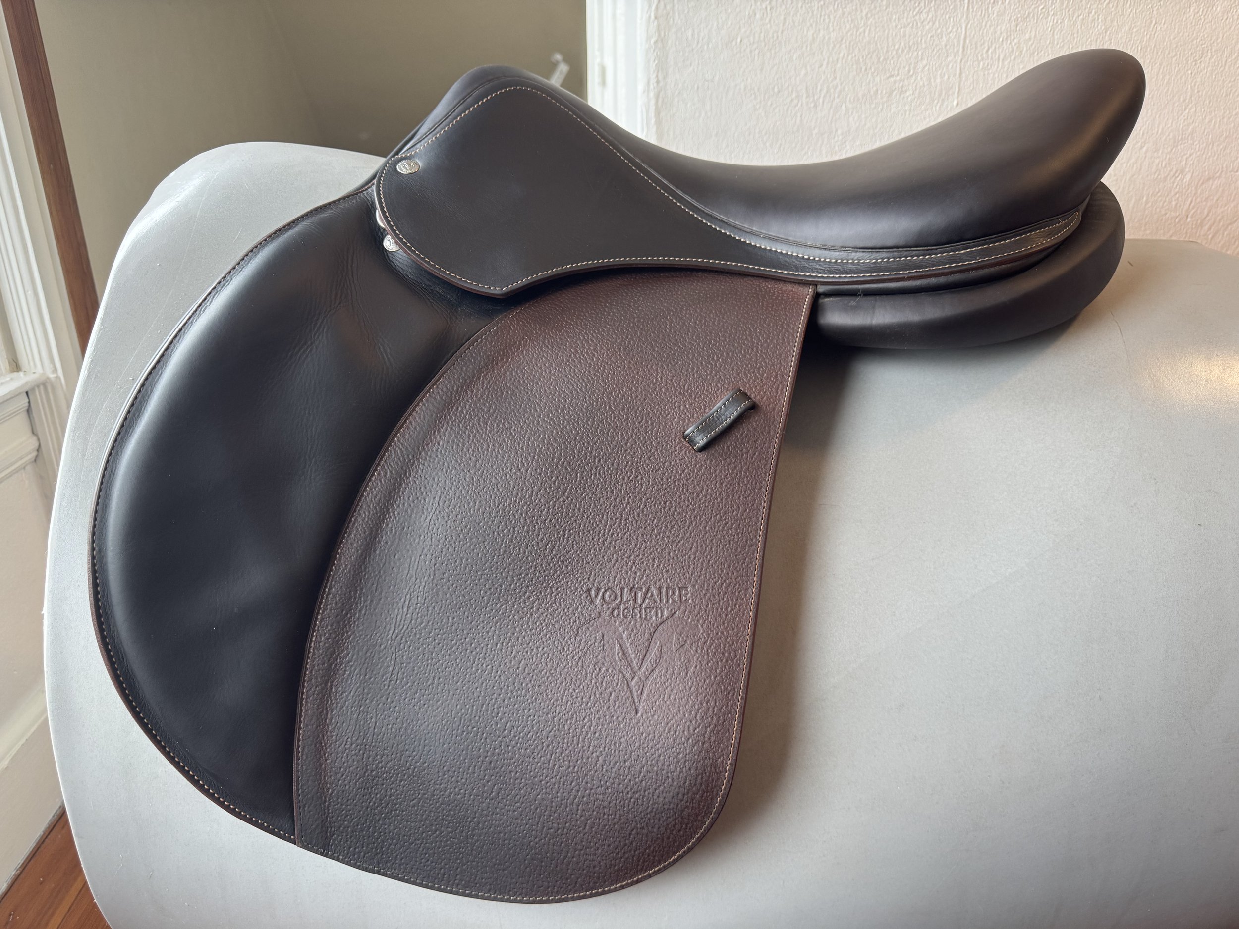 Voltaire Stuttgart Saddle
