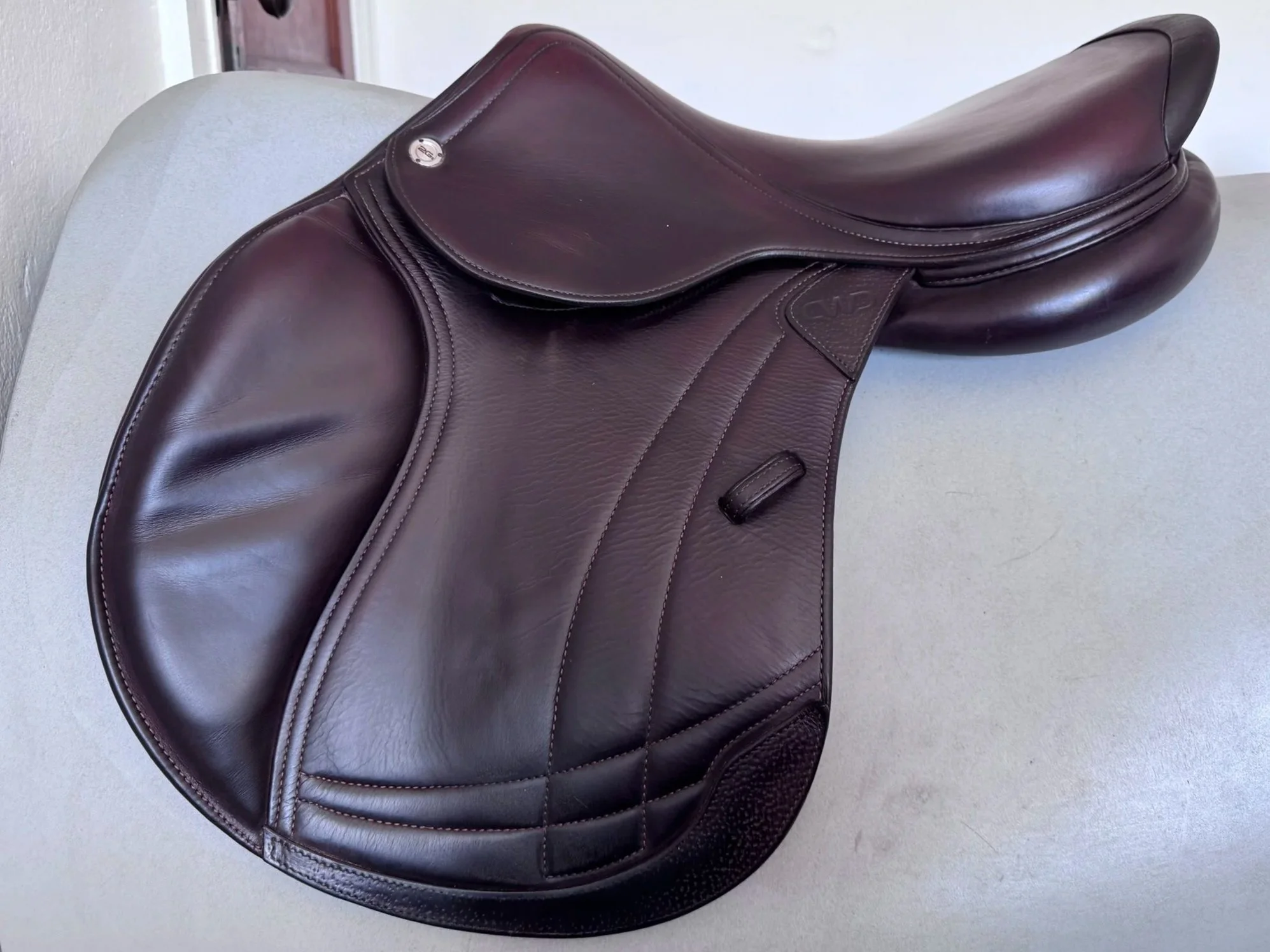 17" CWD SE38 Hunter Mademoiselle 2Gs Saddle - 2022 - 1LH - Full Buffalo - Left View 2