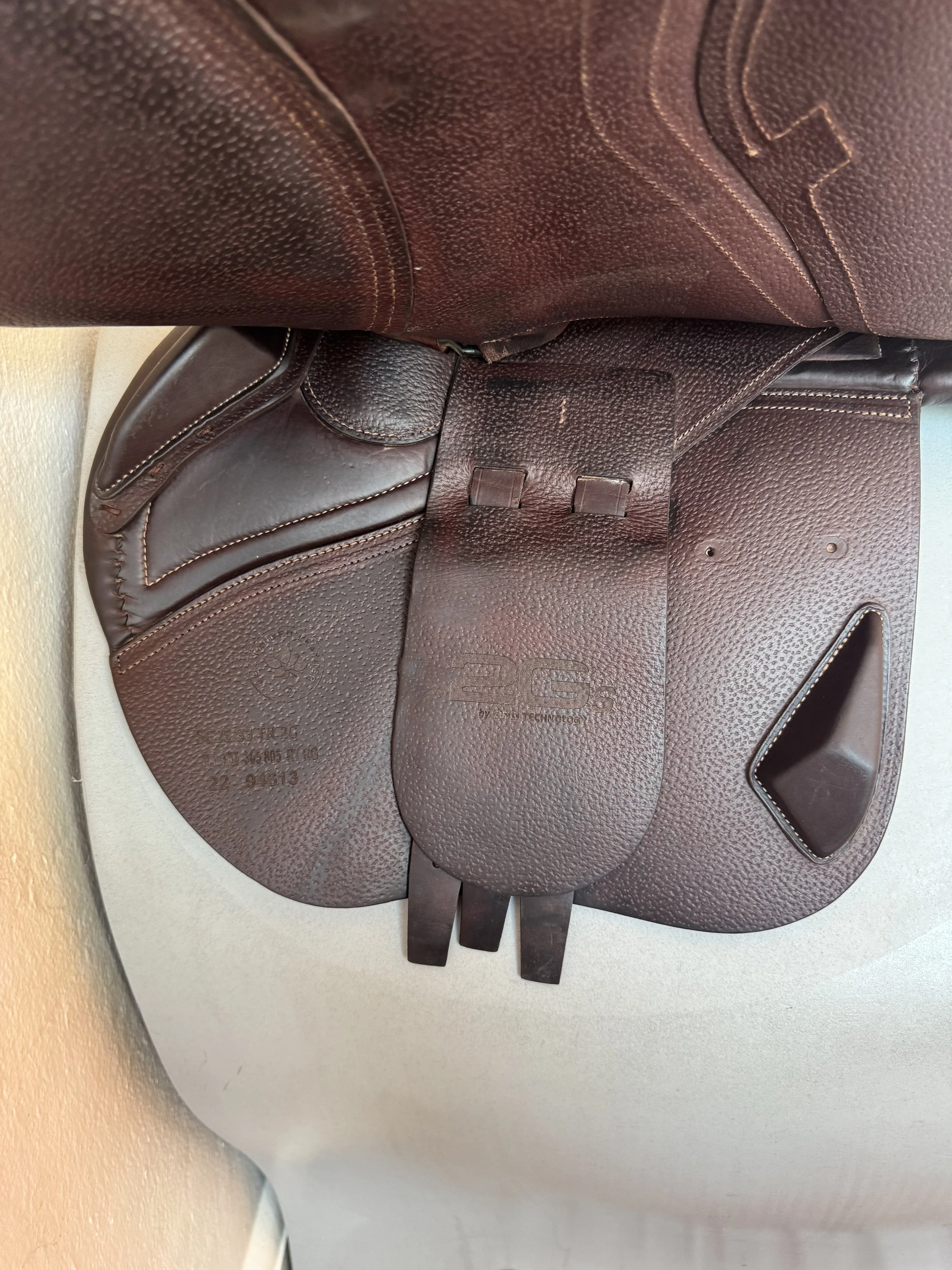 18" CWD SE25 2Gs PRO Saddle - 2022 - 2C - Full Buffalo - Left Underflap 1