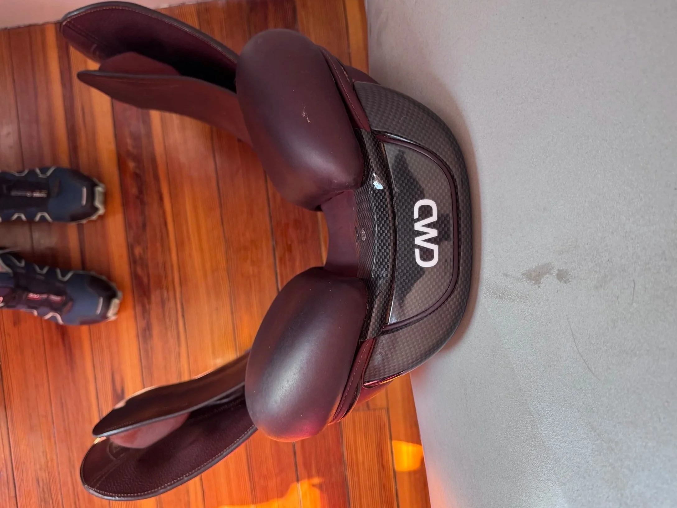 18" CWD SE26 2Gs Saddle - 2022 - 2C - Full Buffalo - MINT! - Cantle 2