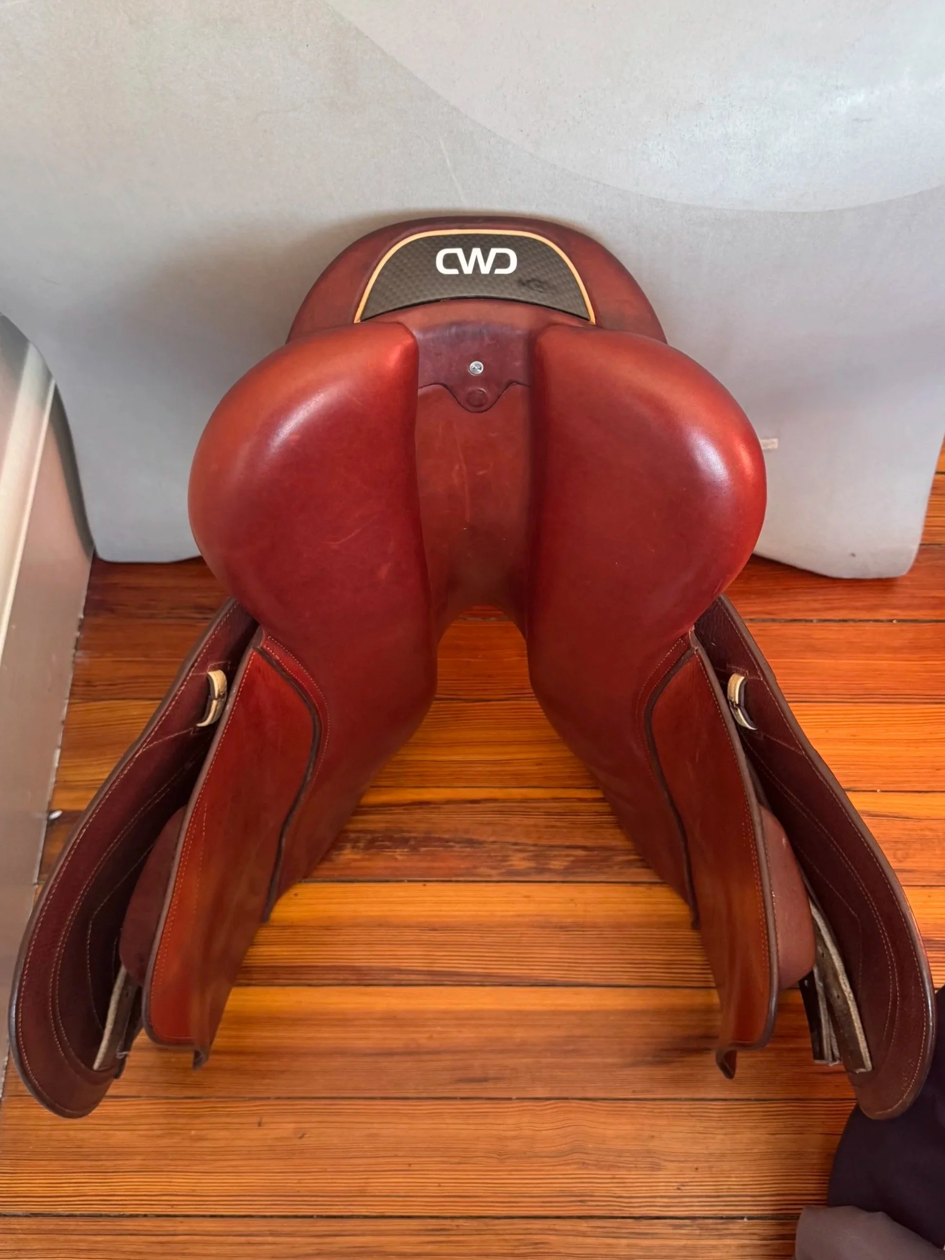 16.5" CWD SE31 Mademoiselle 2Gs Saddle - 2022 - 2L - Full Buffalo - Tree