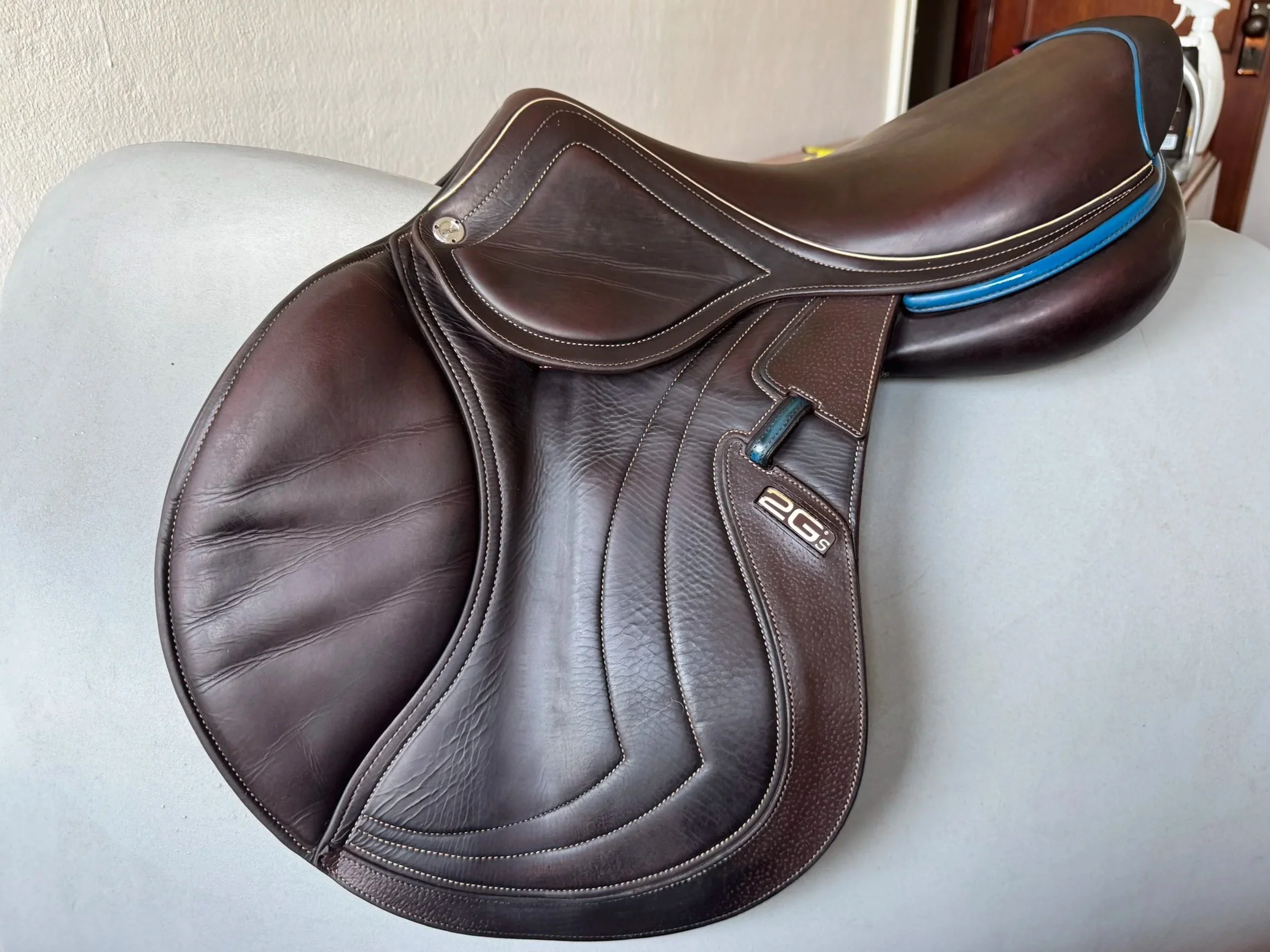 17.5" CWD Mademoiselle 2Gs Saddle - Left View - 2