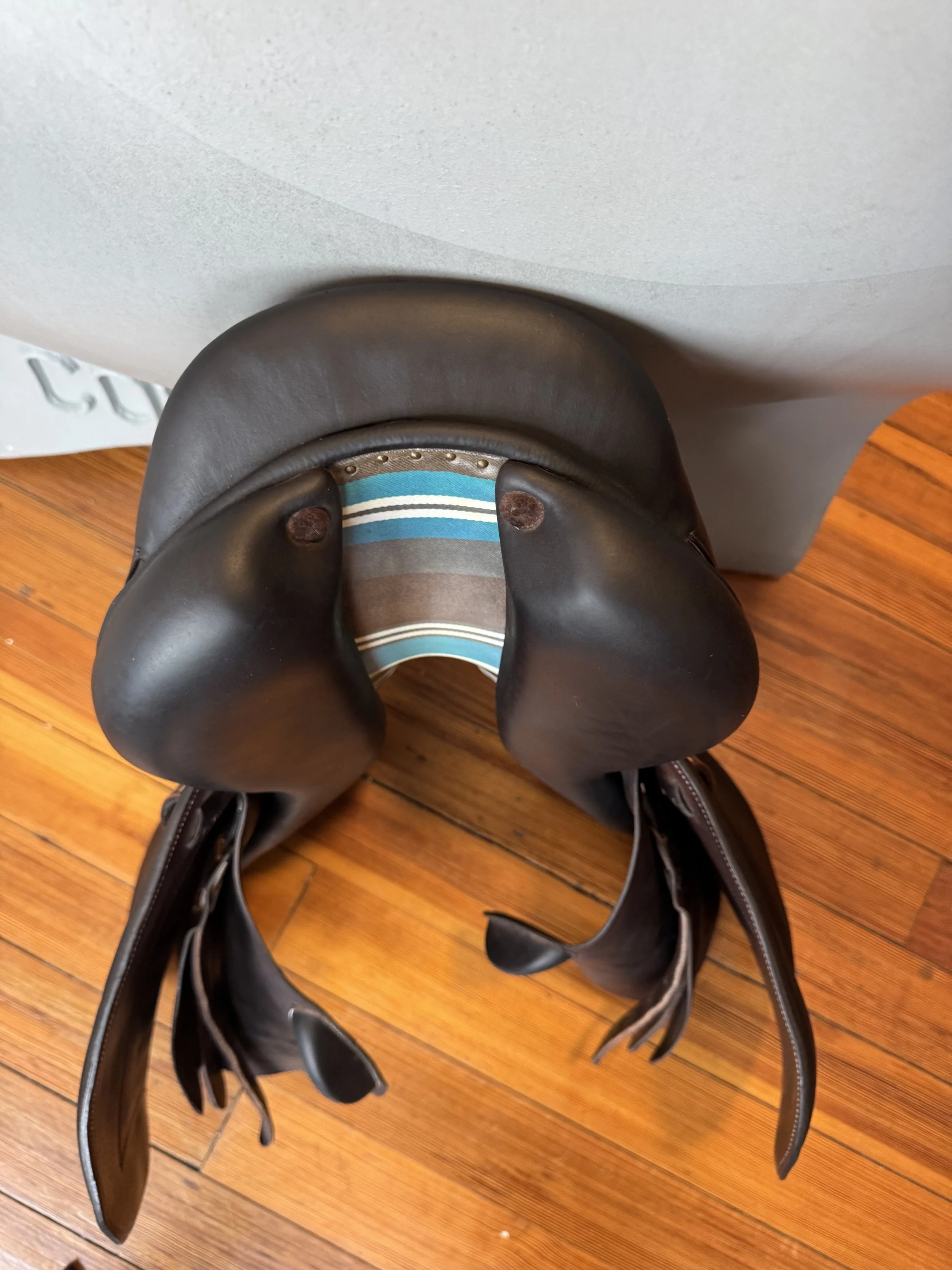 16" Voltaire Welli PRO Saddle - Child / Pony - 2021 - 1A - Full Buffalo - Cantle 3