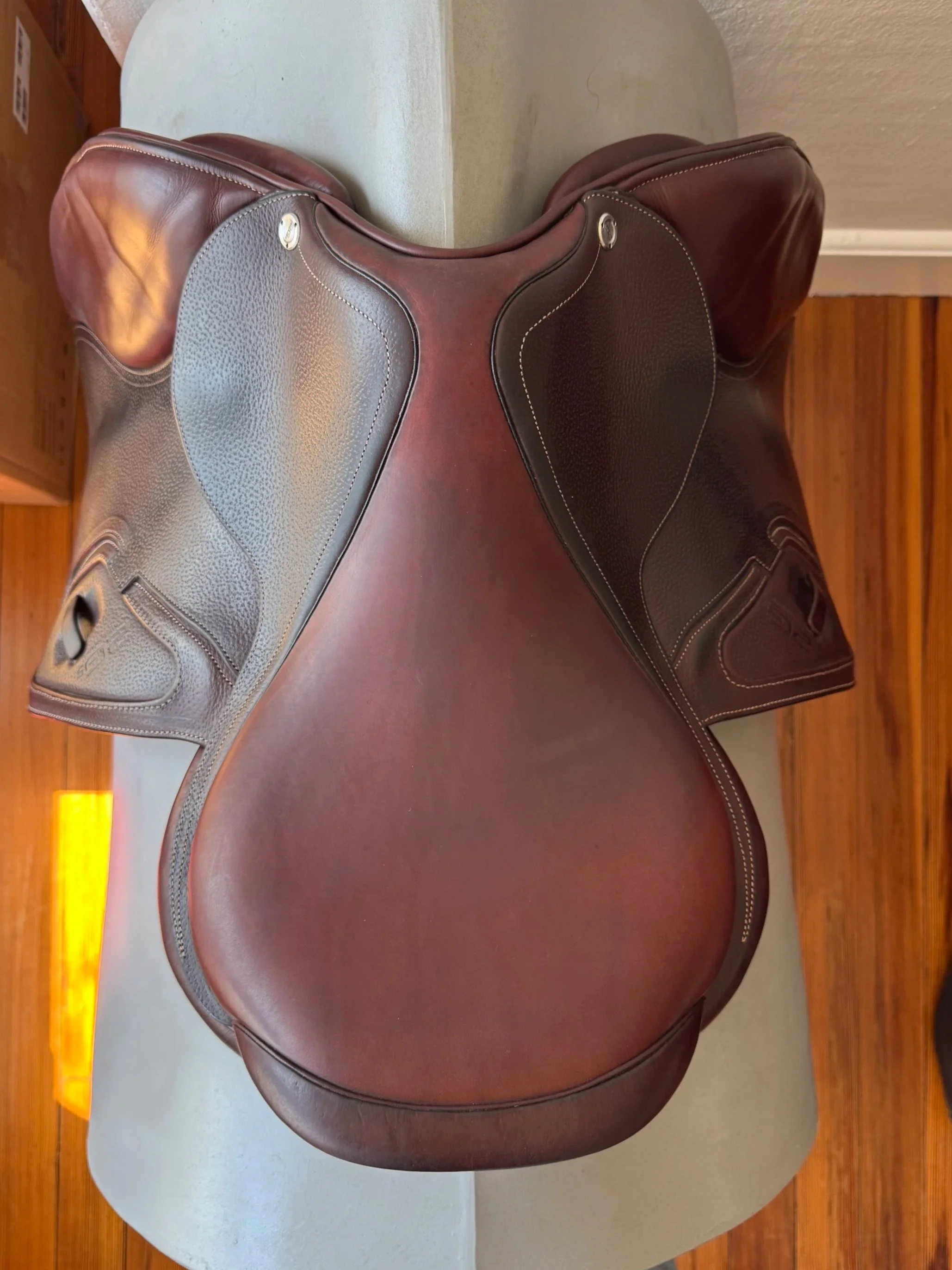 17.5" CWD Hunter 2Gs Saddle - Aerial Seat 1