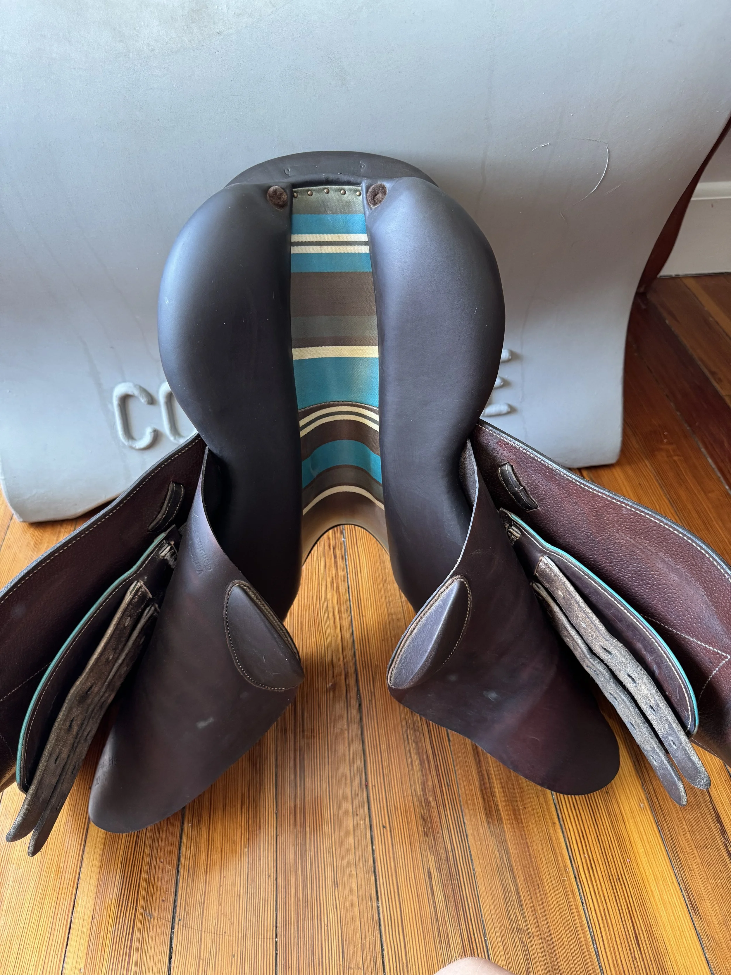 15.5" Voltaire Welli Saddle - Full Buffalo - Tree 2
