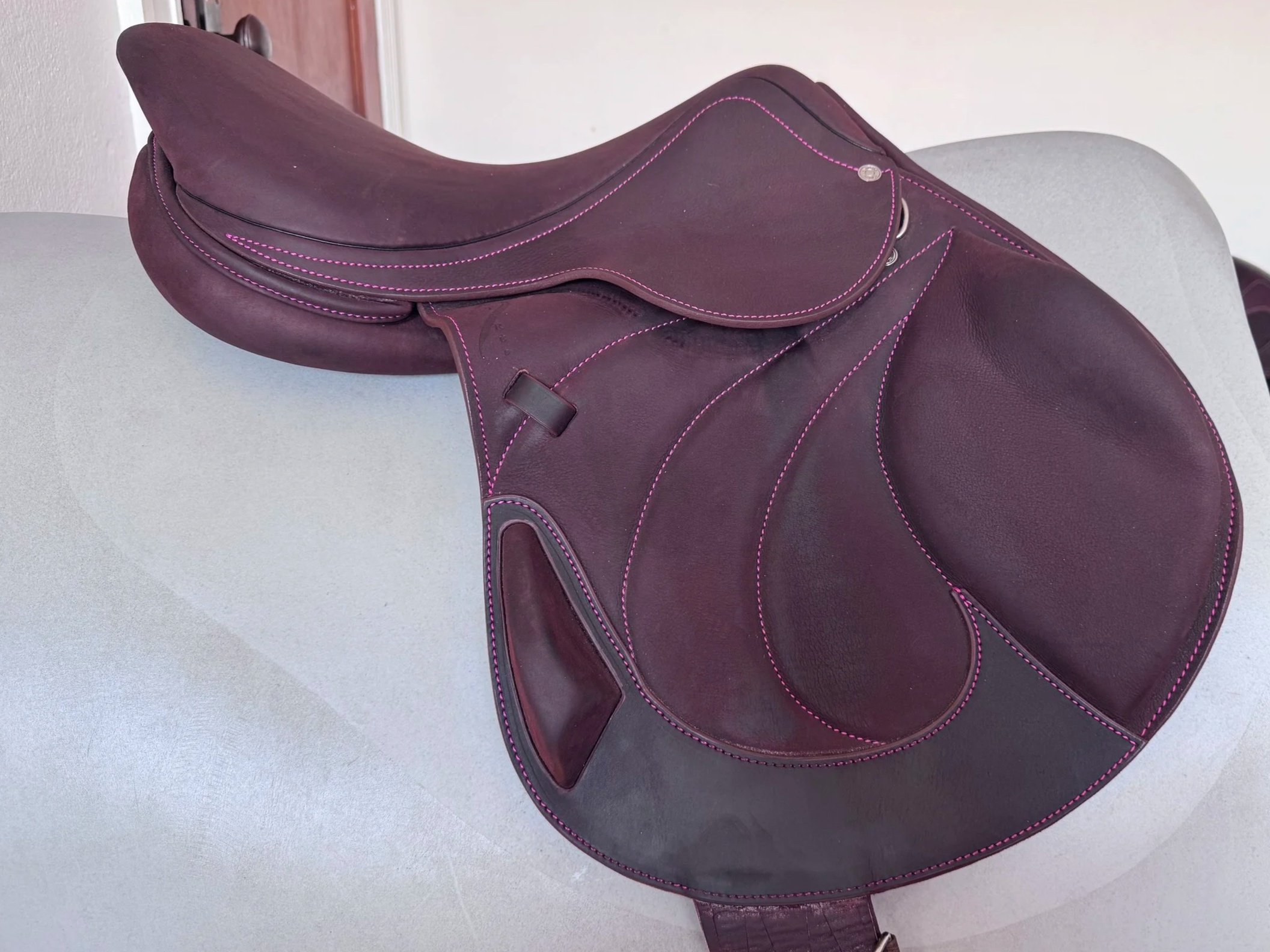 NEW! 17" Antares Connexion Monoflap - 2022 - 1AA - Full Buffalo - Custom Pink Stitching - Right View 4