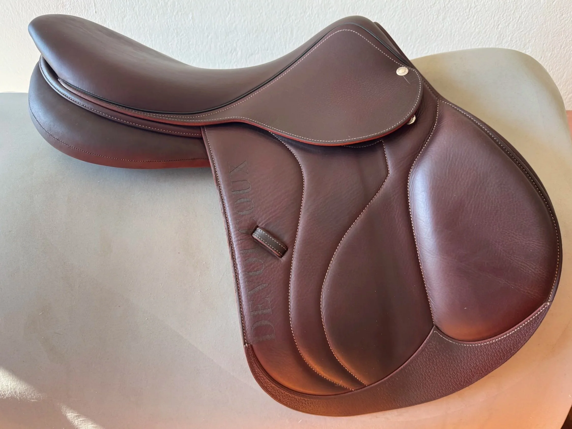 18" Devoucoux Biarritz S Saddle - Right View 1