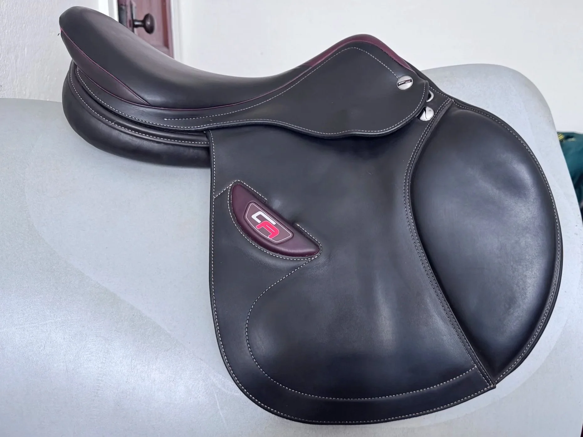 17.5" Erreplus CA Saddle - 2022 - Wool Flocked - Fully Adjustable - MINT! - Right View 3