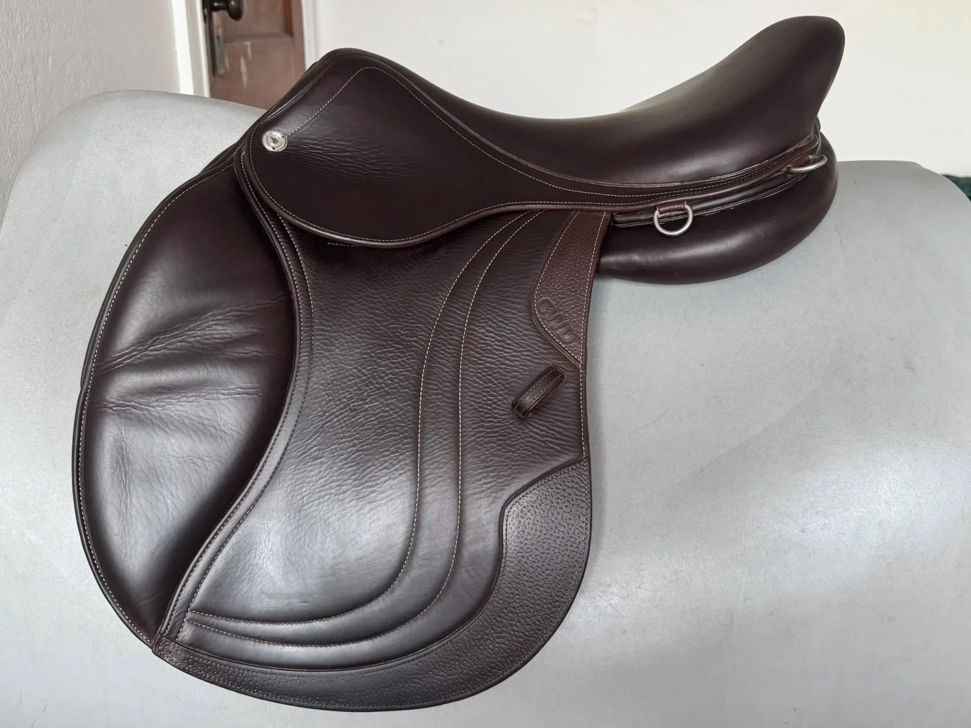 18" CWD SE02 Saddle - 2019 - 3L - Full Buffalo - Left Side 4