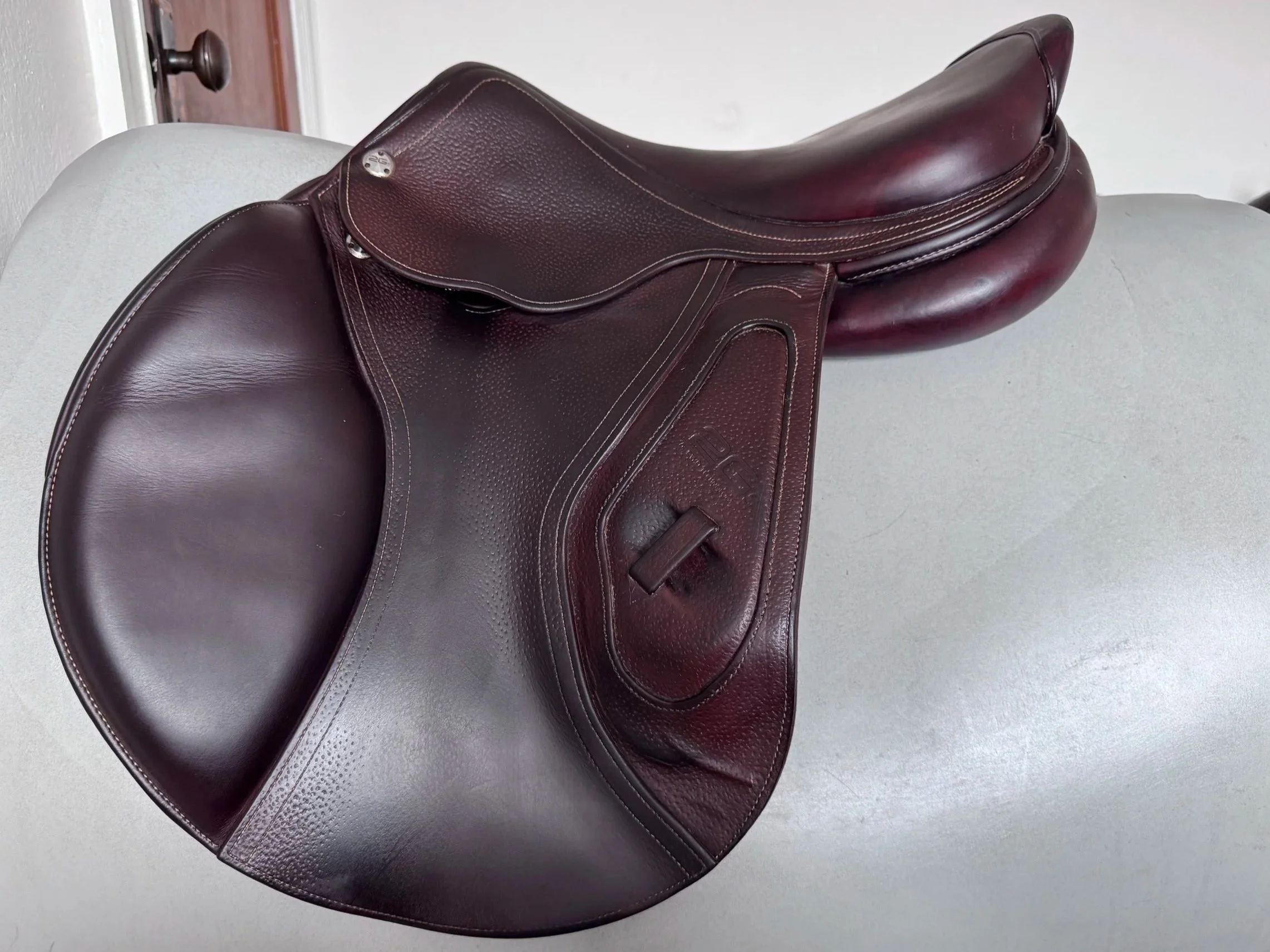 17" CWD SE29 Hunter 2Gs Saddle - 2017 - 2L - Grain / Buffalo - Left View 3