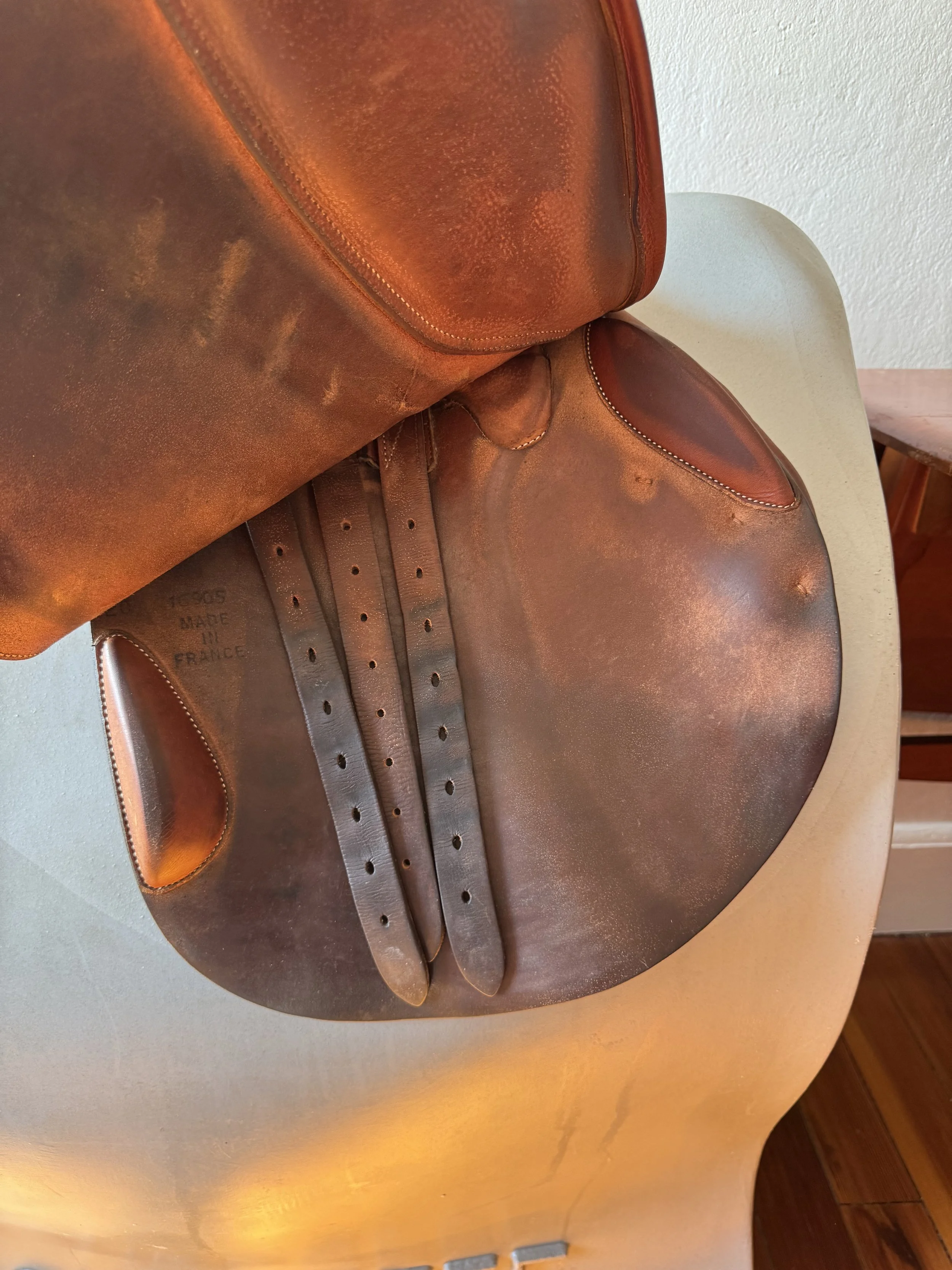 18" 2020 Butet Saddle - 3.25 Flaps - M Seat - 2020 - Underflaps