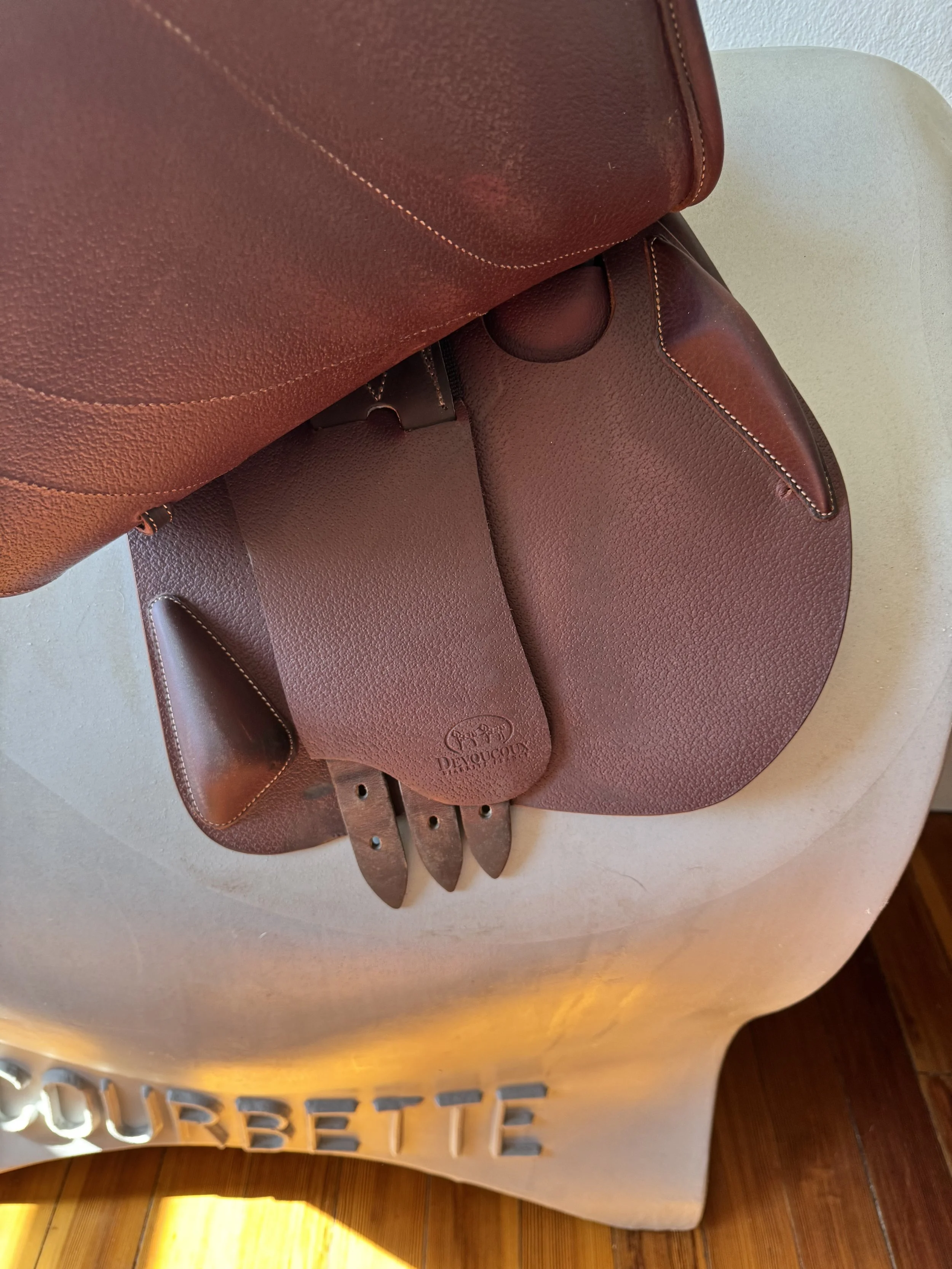 18" Devoucoux Biarritz S Saddle - Right Underflap