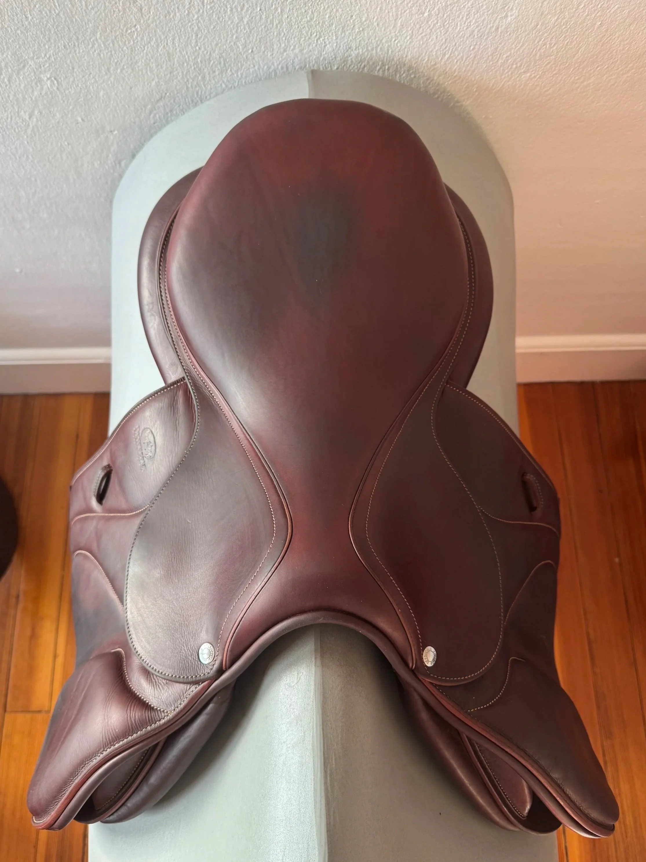 17.5" Devoucoux Biarritz O Saddle - 2020 - 2A - Full Buffalo - Seat 2