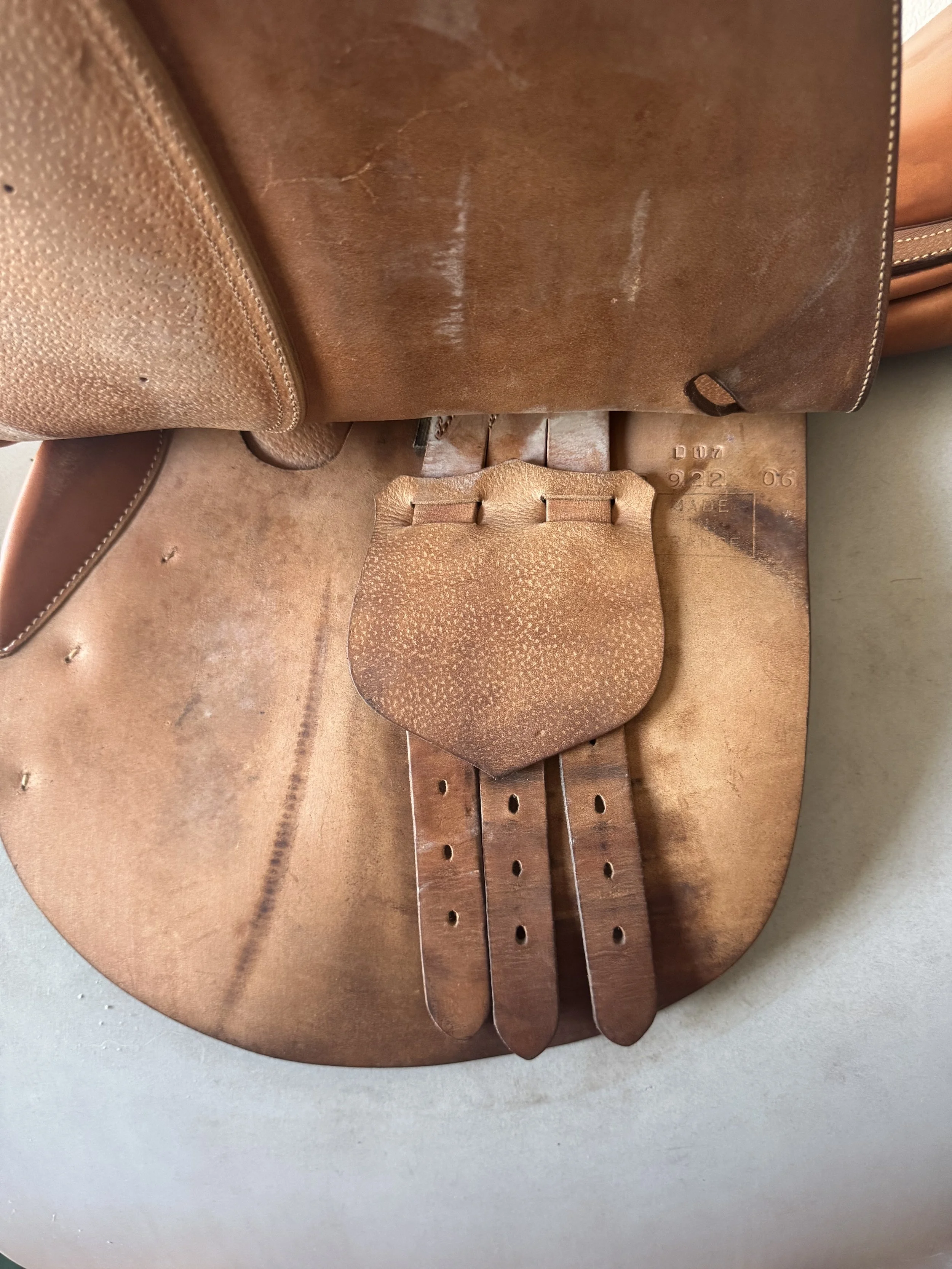 17.5" Butet Saddle - 2 Flaps - L Seat - Underflap