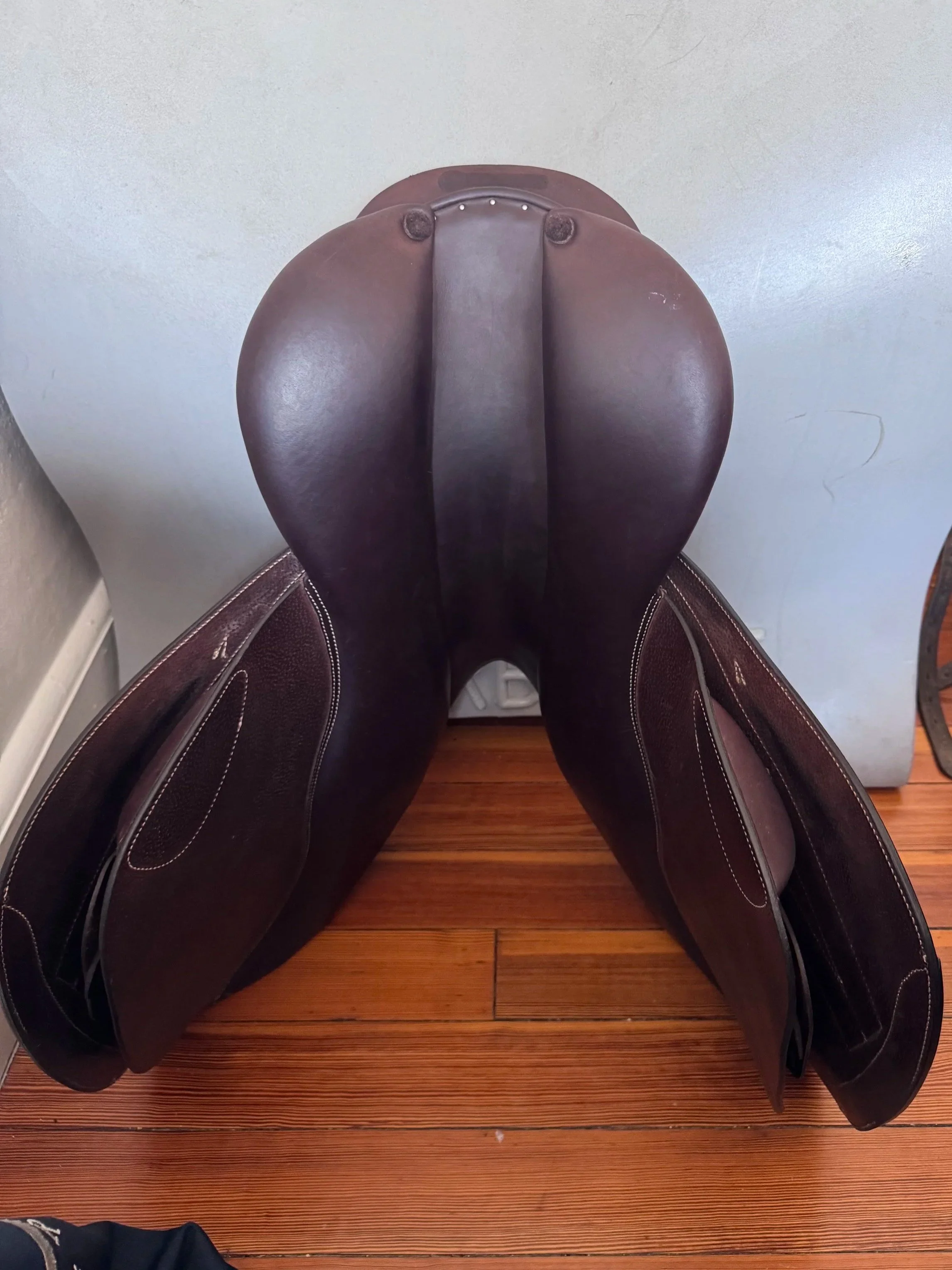 17/17.5" Butet Premium Saddle - 2024 - 2.5 - Cachou - Calf - Integrated Panels - Tree 2