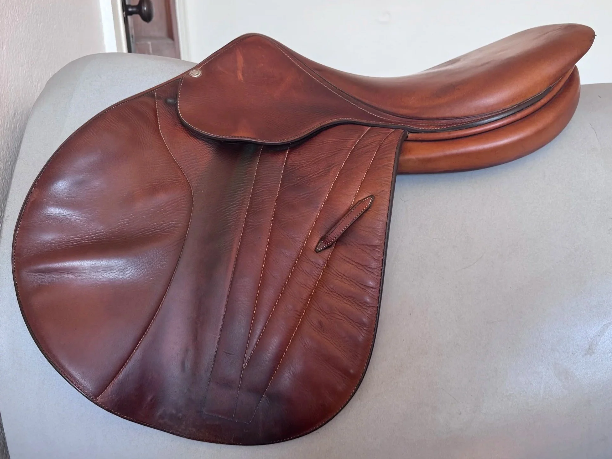 18" Butet Premium Saddle - 2015 - P Seat - 2.5 Flaps - WOOL FLOCKED - Left View 4