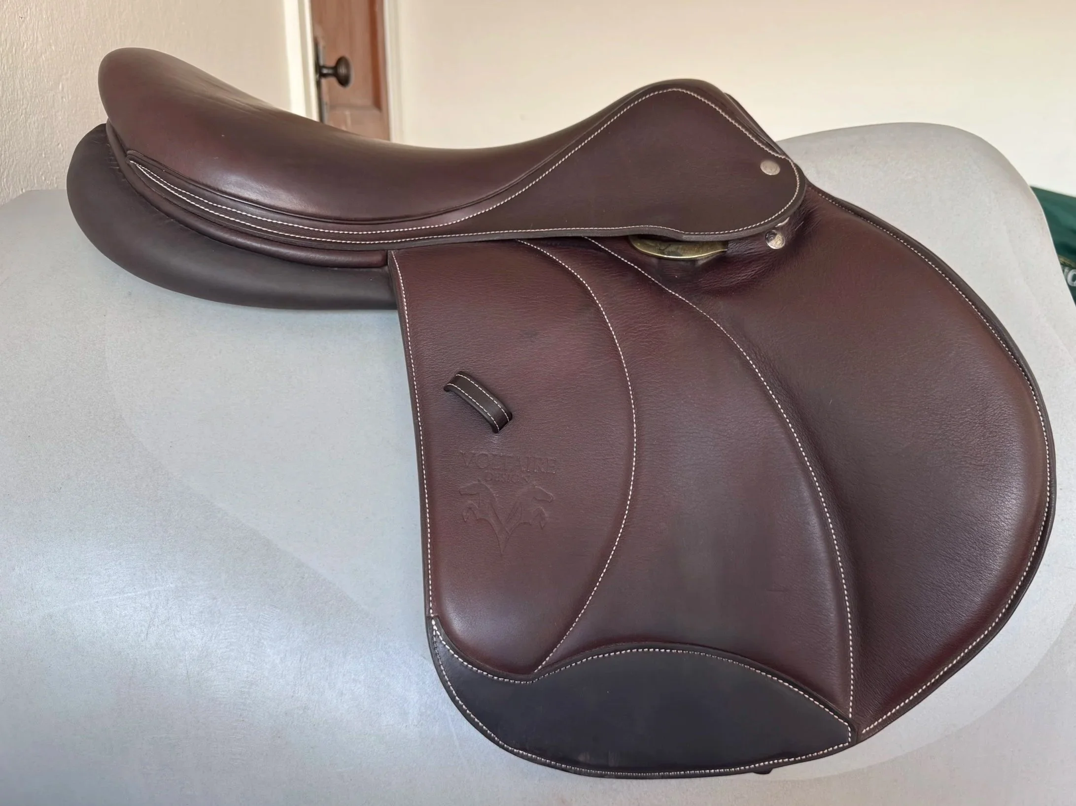 18.5" Voltaire Palm Beach PRO Saddle - 2023 - 2AR - Full Buffalo - LIKE NEW - Right View 3