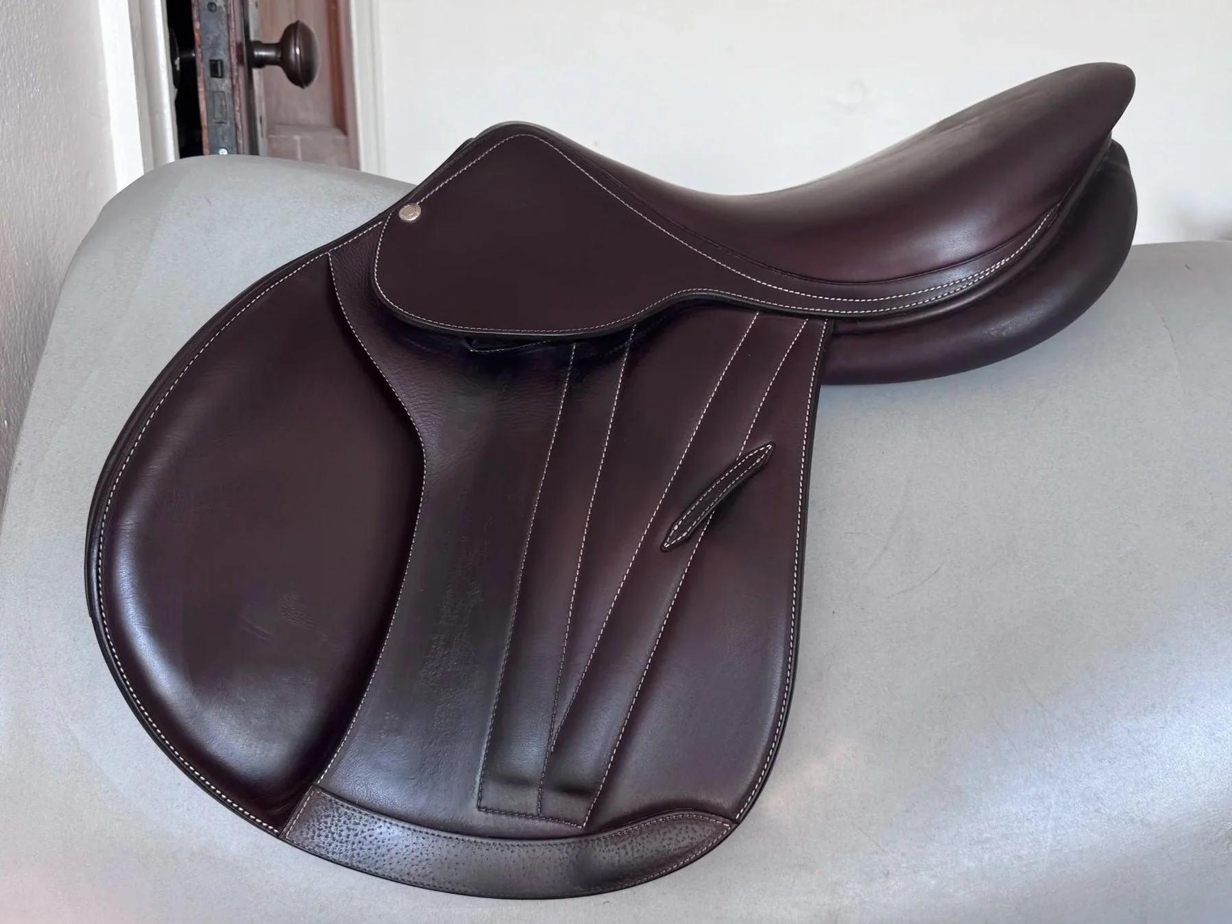 17/17.5" Butet Premium Saddle - 2024 - 2.5 - Cachou - Calf - Integrated Panels - Left View 2