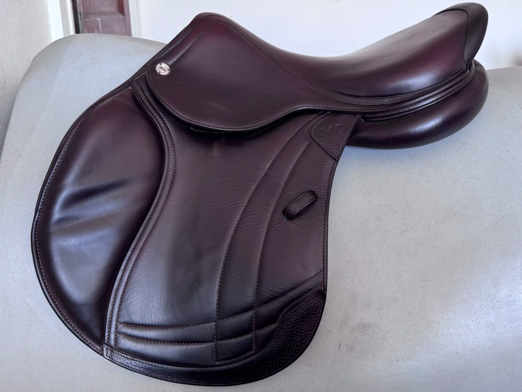 17" CWD SE38 Hunter Mademoiselle 2Gs Saddle - 2022 - 1LH - Full Buffalo - Left View 6