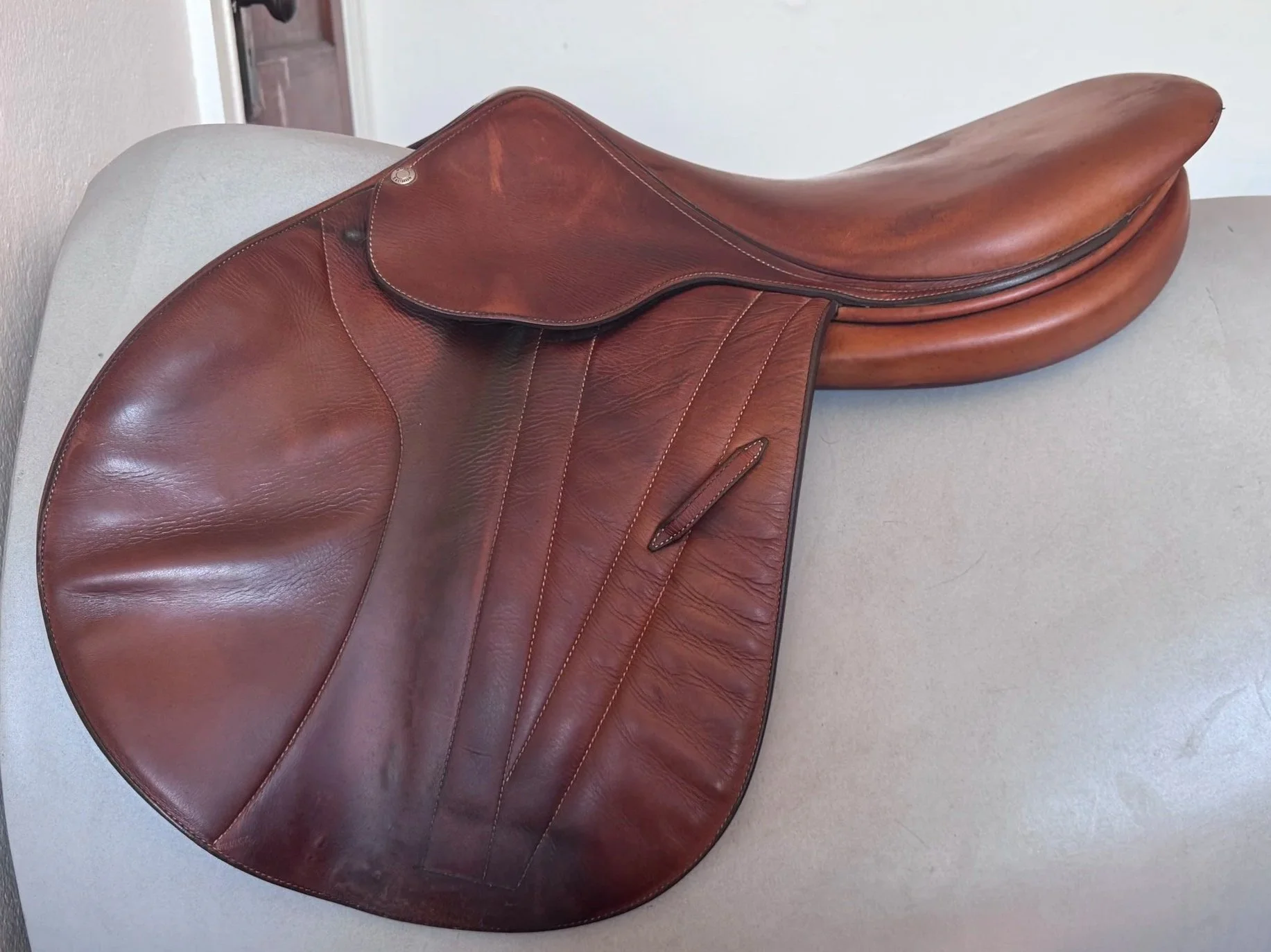 18" Butet Premium Saddle - 2015 - P Seat - 2.5 Flaps - WOOL FLOCKED - Left View 2