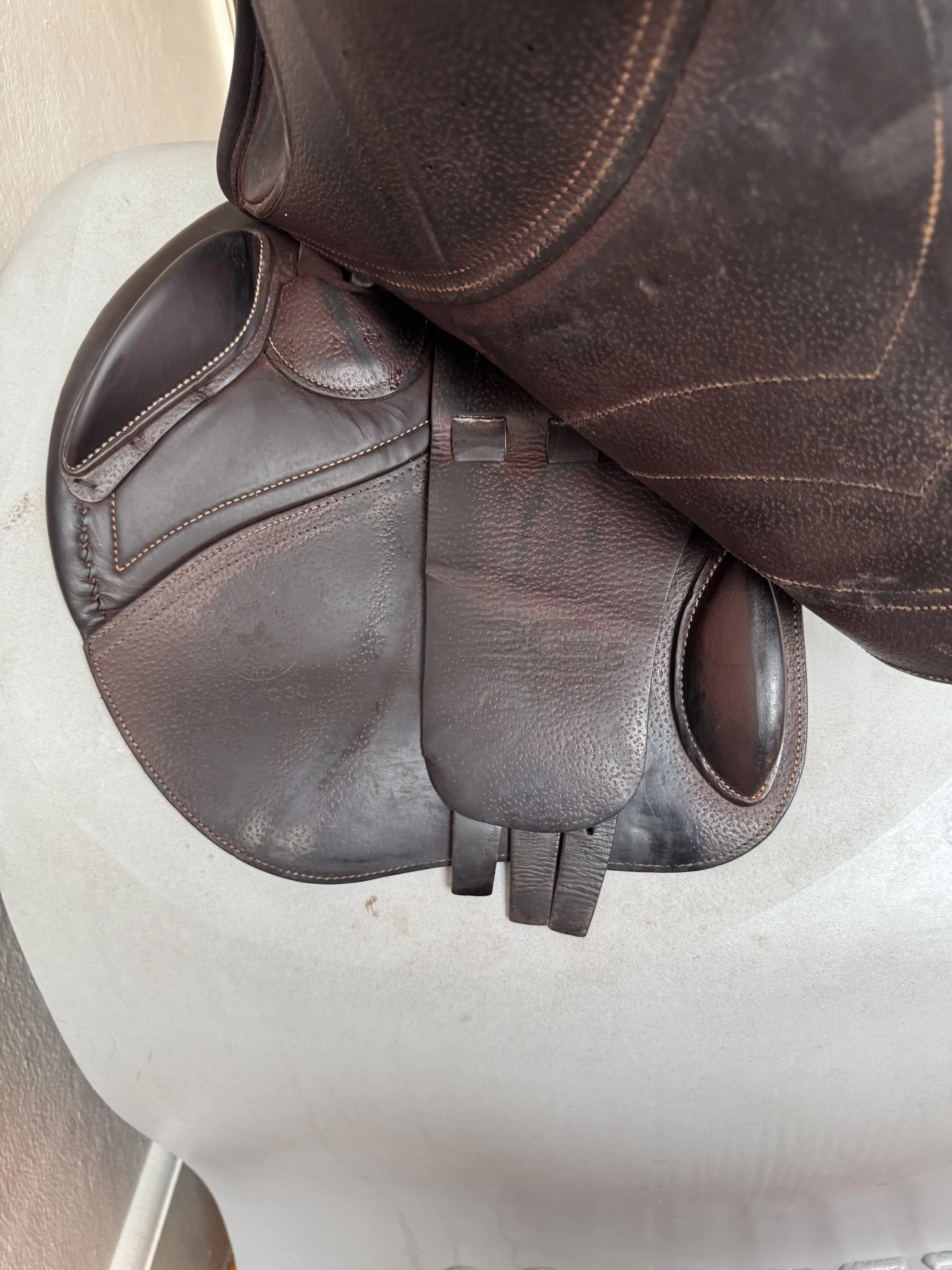 17.5" CWD SE32 Mamdemoiselle 2Gs Saddle - 2019 - 3C - Full Buffalo - Left Underflap