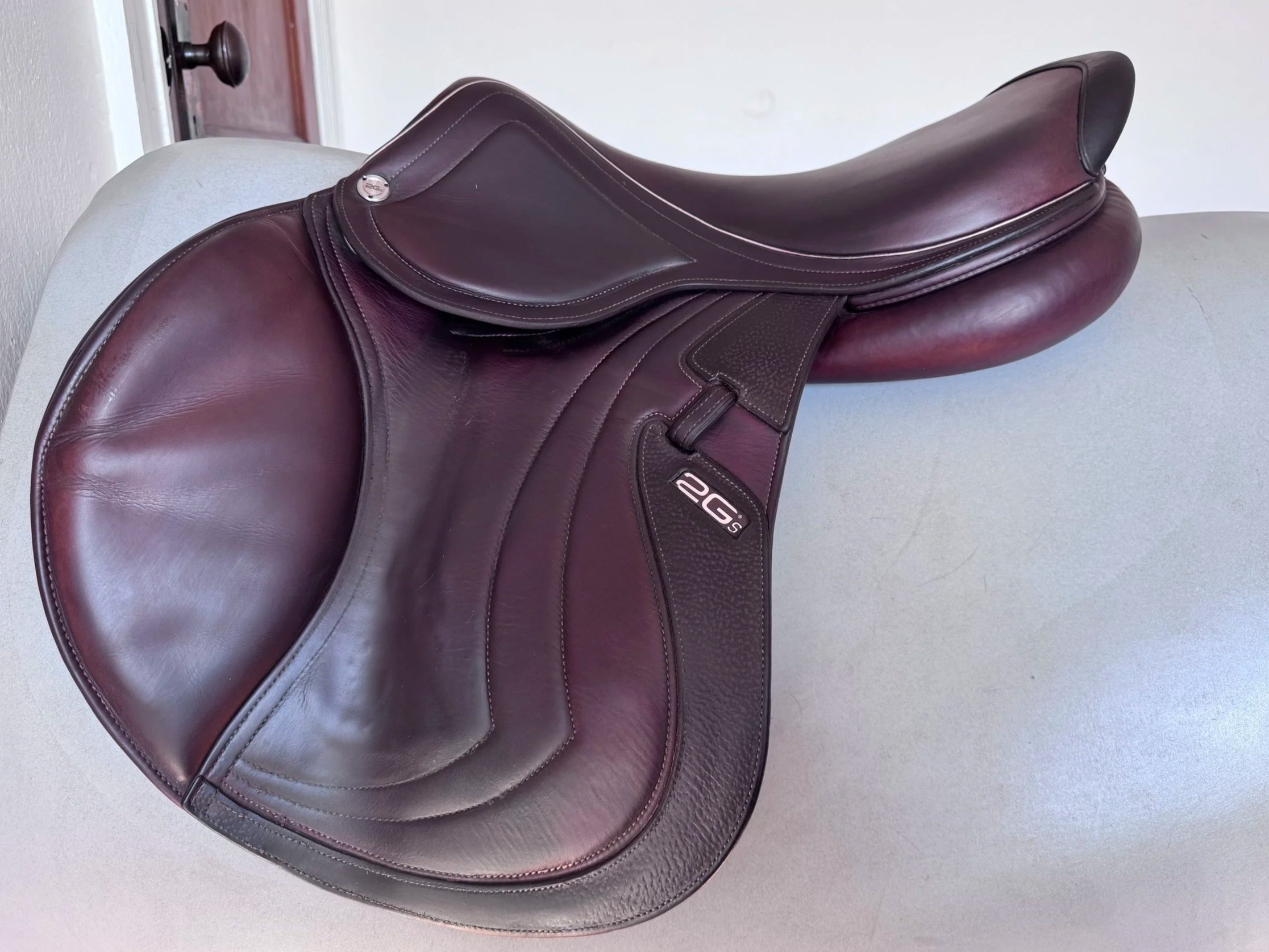 17.5" CWD SE31 Mademoiselle 2Gs Saddle - 2020 - 2C - Full Buffalo - Left View 2