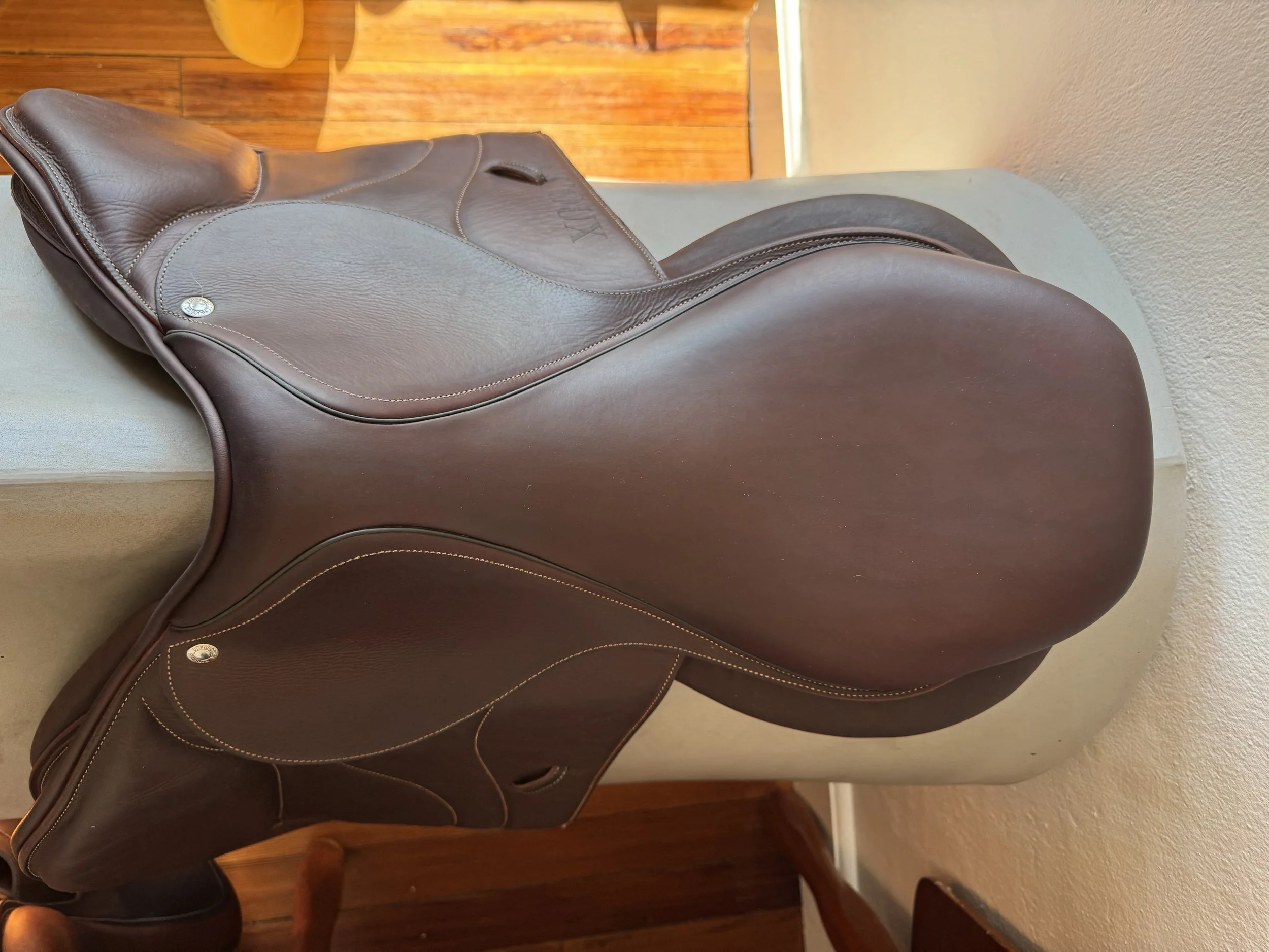 18" Devoucoux Biarritz S Saddle - Seat Aerial
