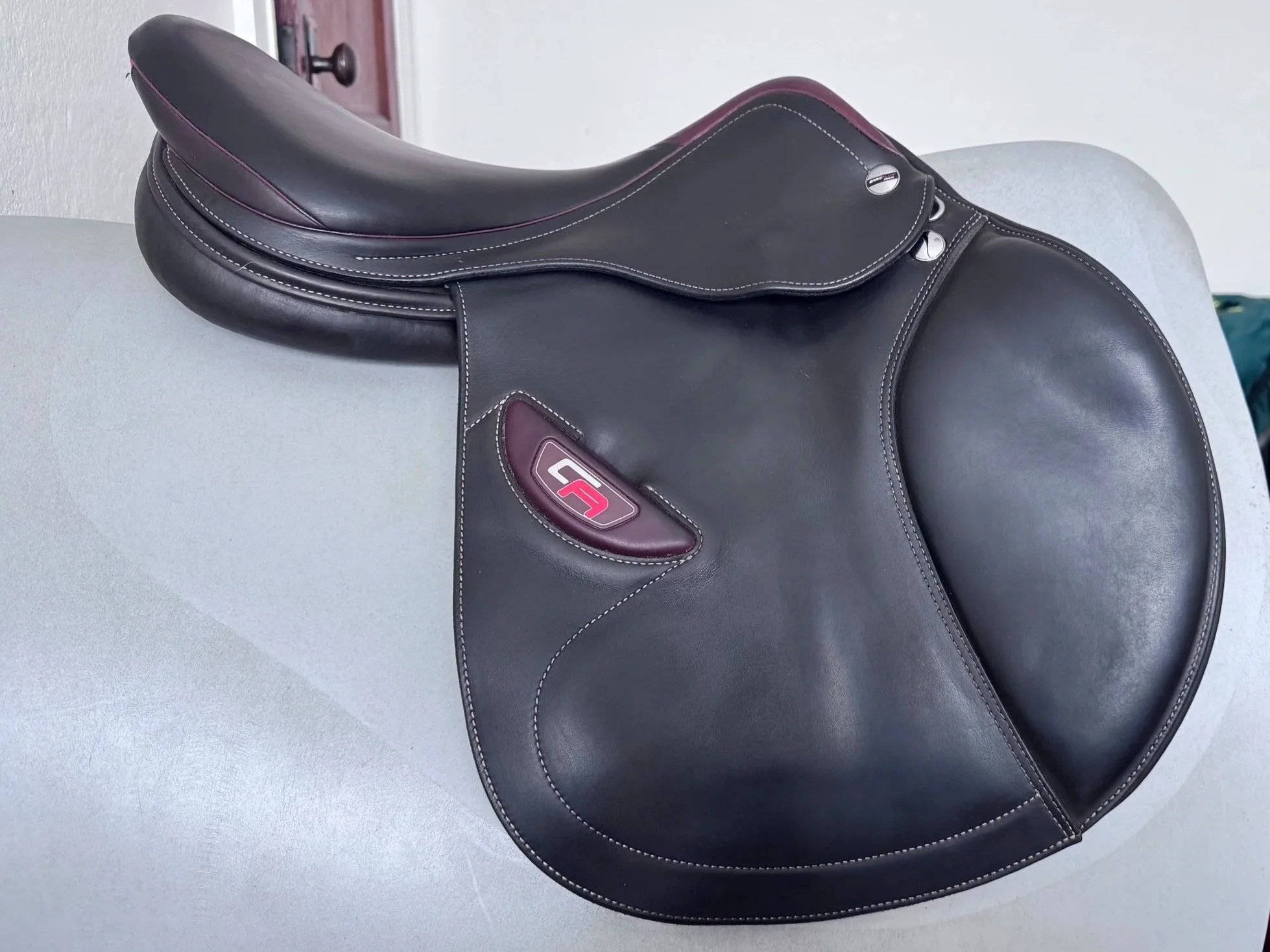 17.5" Erreplus CA Saddle - 2022 - Wool Flocked - Fully Adjustable - MINT! - Right View 7