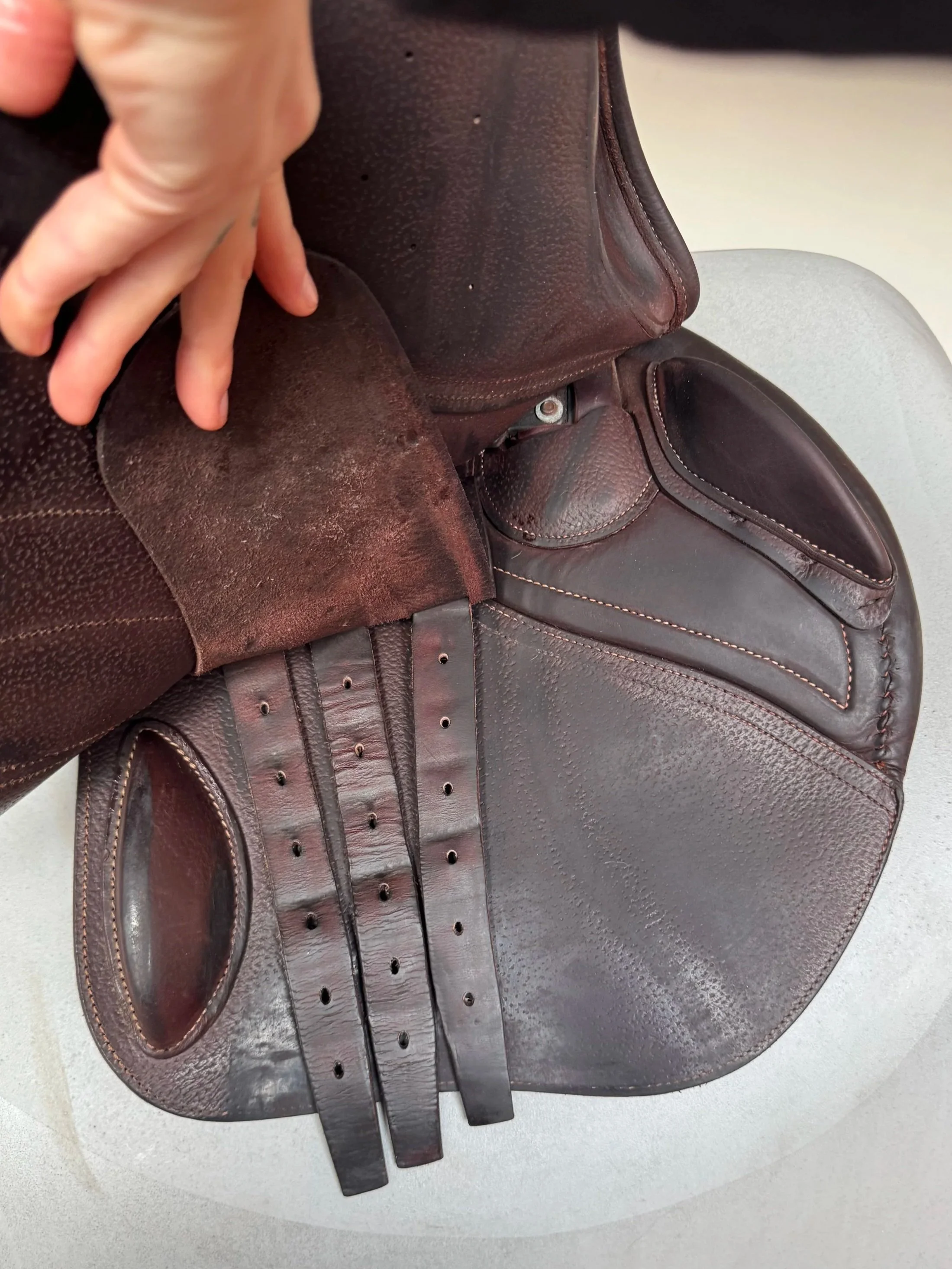 17.5" CWD SE32 Mamdemoiselle 2Gs Saddle - 2019 - 3C - Full Buffalo - Right Billets