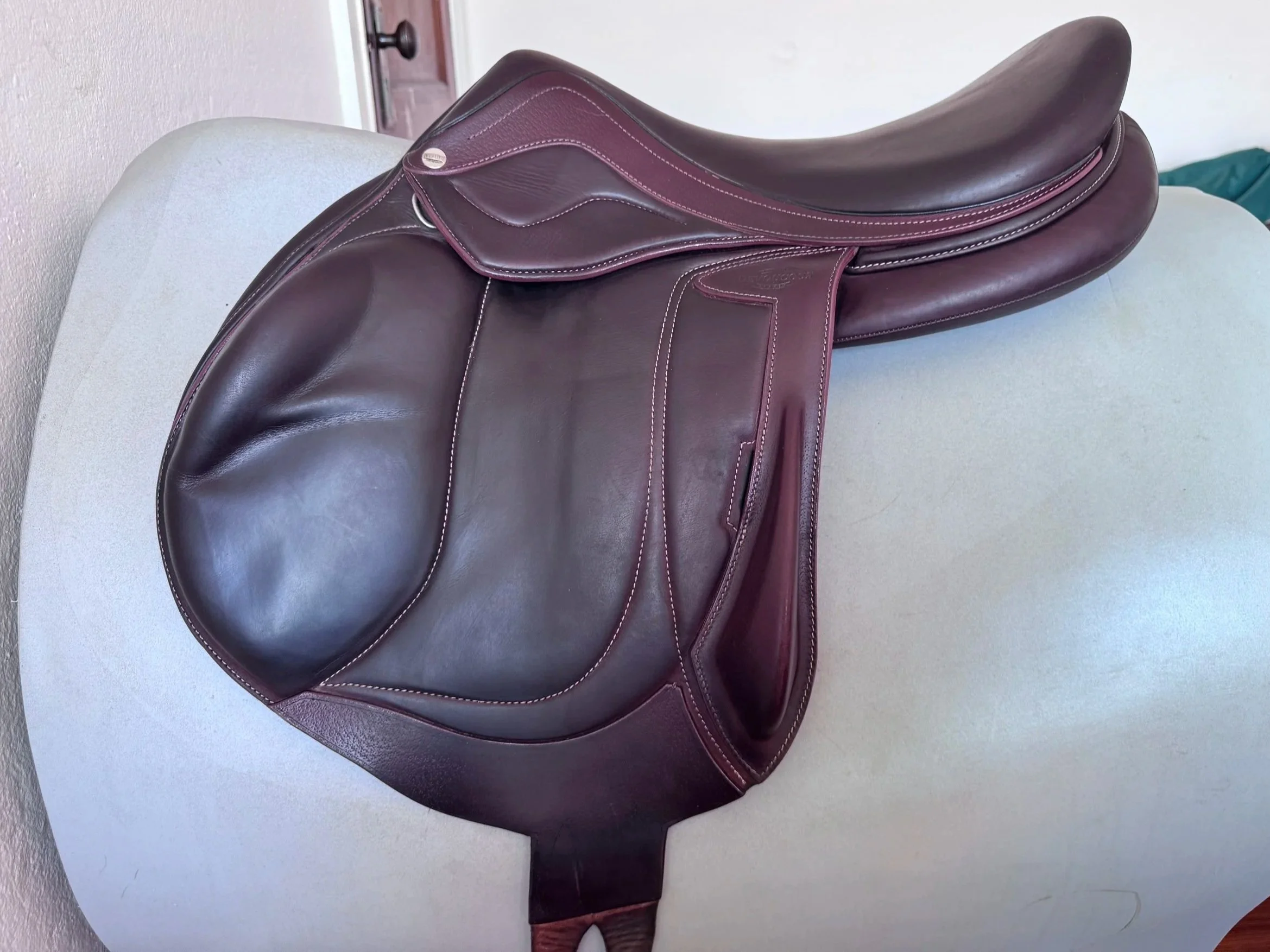18" Devoucoux Chiberta Lab Monoflap Saddle - 2022 - 3AAR - Full Buffalo  - Left View 6